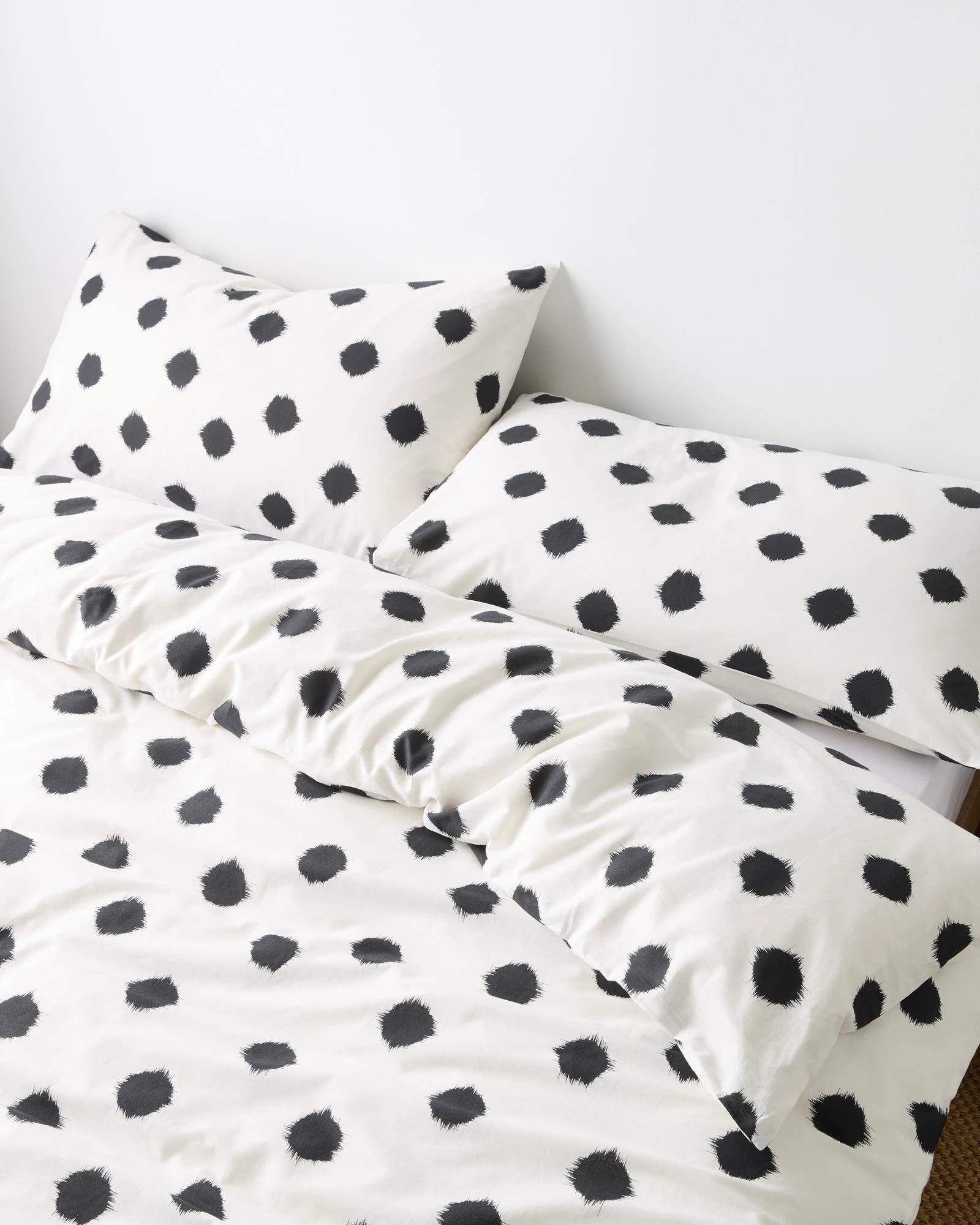 2 Target Dottie Ikat Australian Cotton Quilt Cover Set
 - Single Bed
 - Grey, 2 of 3