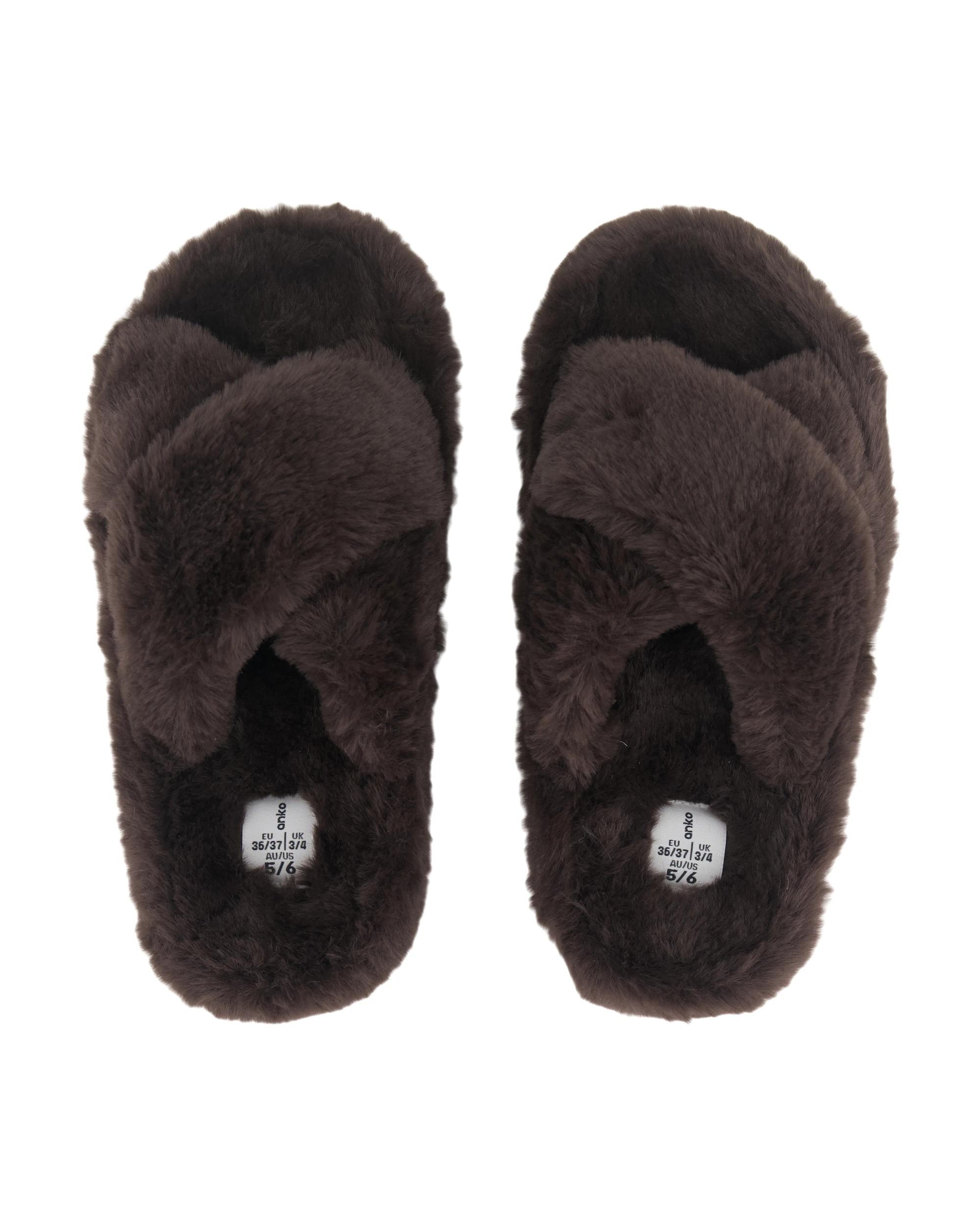 2 Crossover Furry Slippers Bittr Choc, 2 of 3