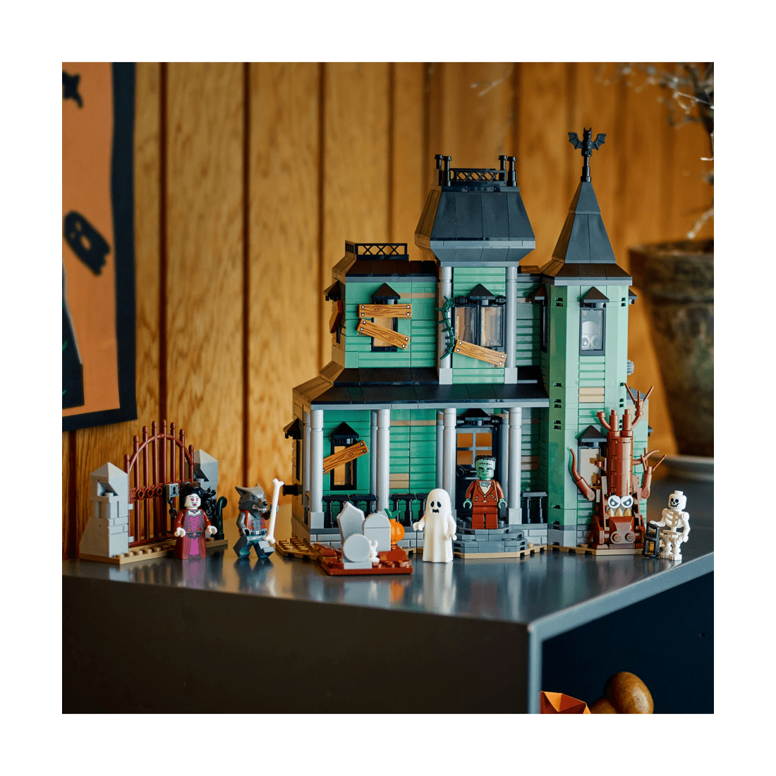 9 LEGO Creator Haunted Mansion 31167, 9 of 10