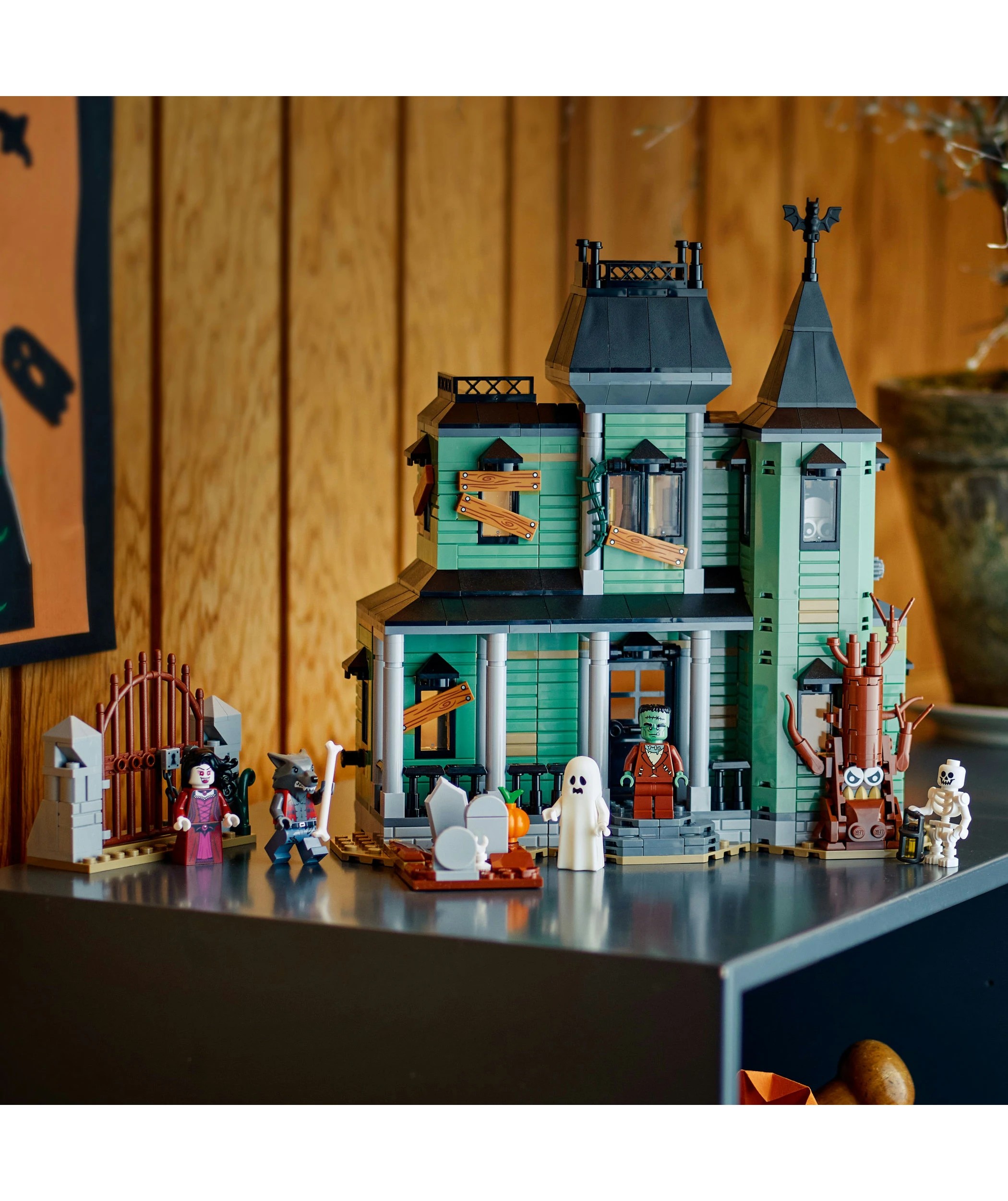 9 LEGO Creator Haunted Mansion 31167, 9 of 10