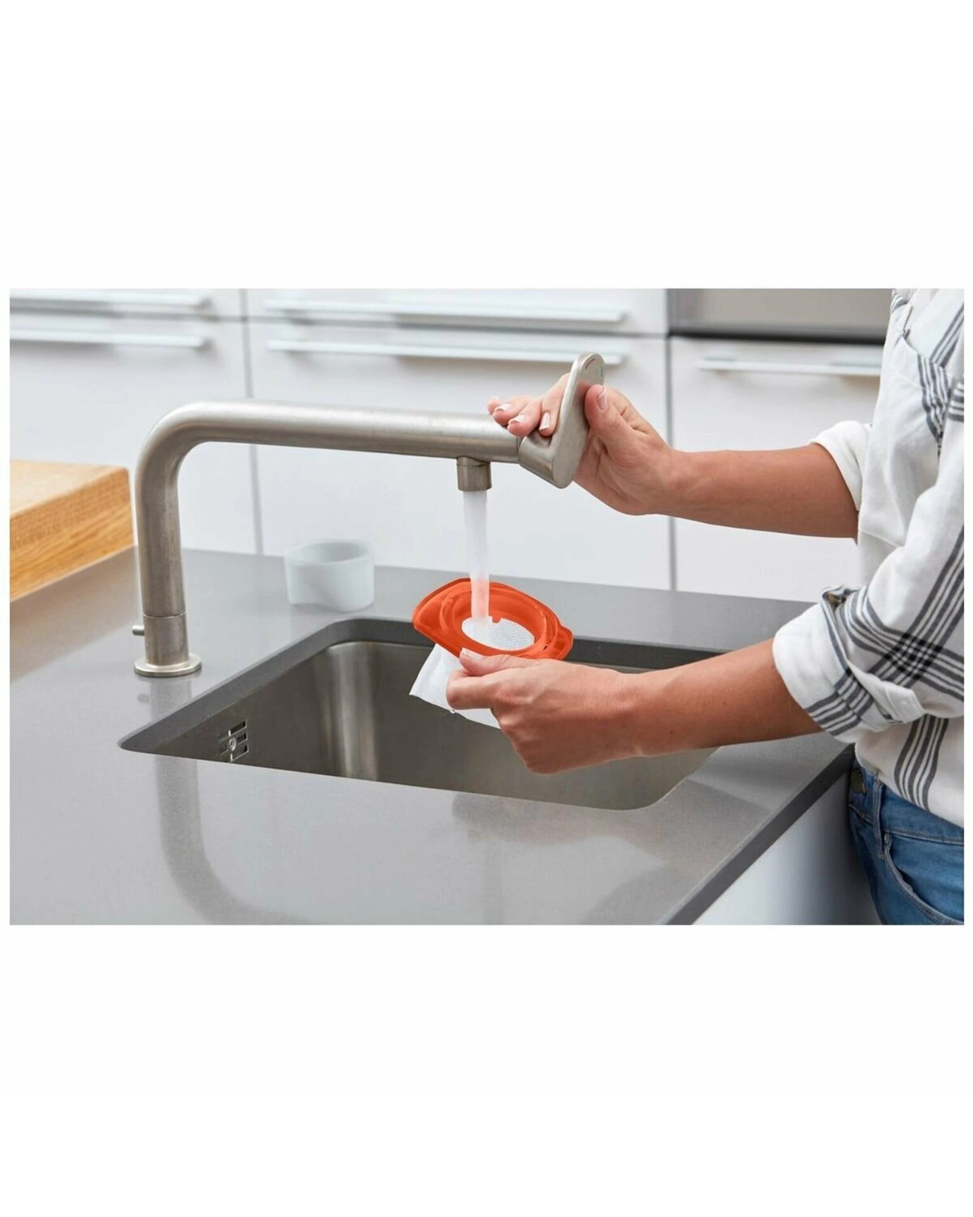 5 Black & Decker 12V Lithium Ion Pet Dustbuster, 5 of 5