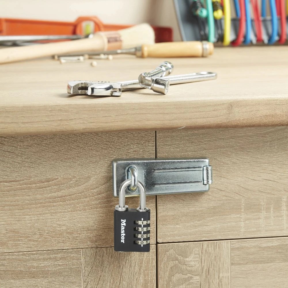 7 Masterlock Indoor Hybrid Padlock 40mm, 7 of 8