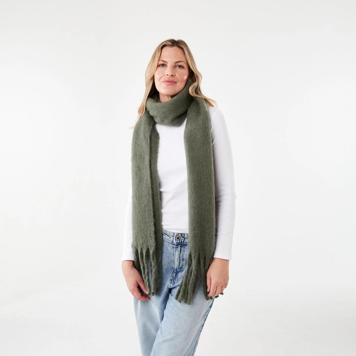 3 Fluffy Scarf Grn Olive, 3 of 3