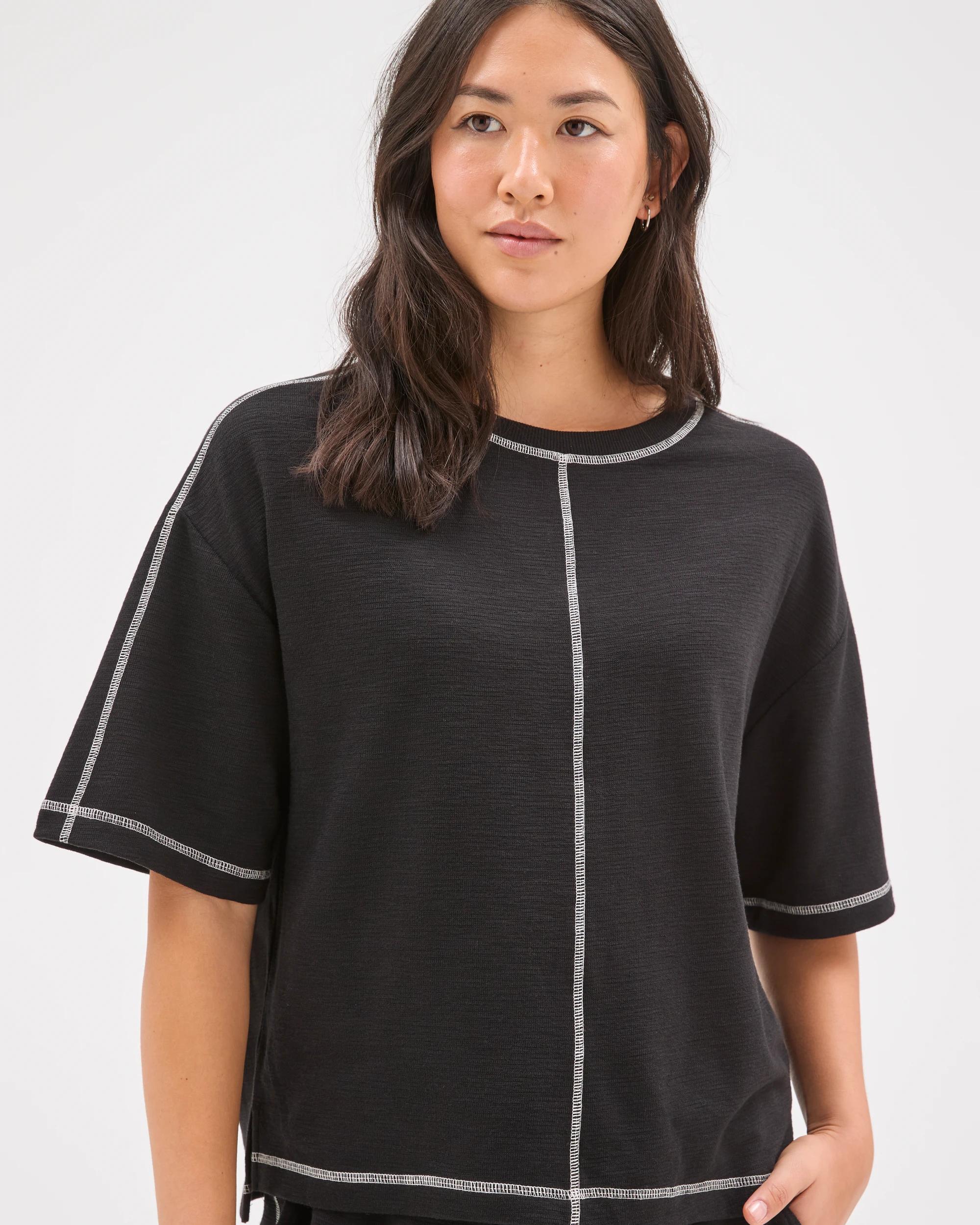 5 Target Woman Textured T-Shirt with Contrast Seams BLACK, 5 of 7