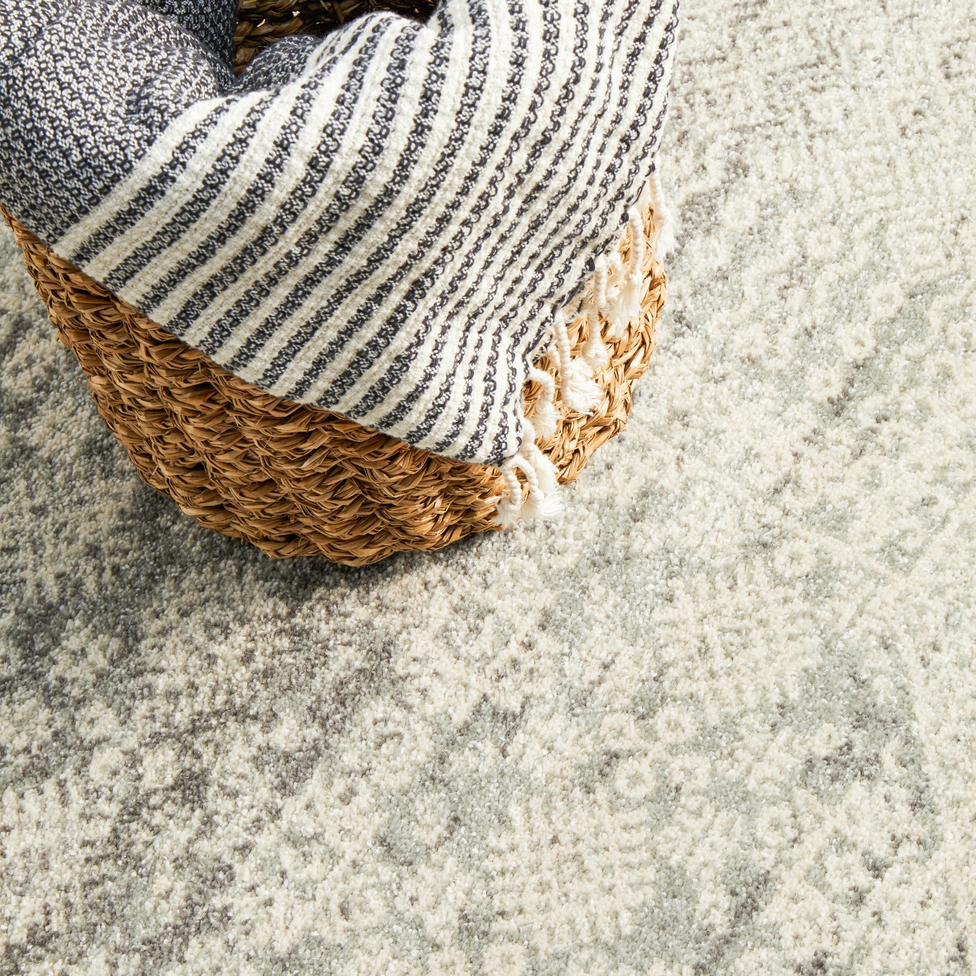 8 Common Ground Rugs Phantom 351 330x240cm - Extra Large Floor Rug - Silver, 8 of 9