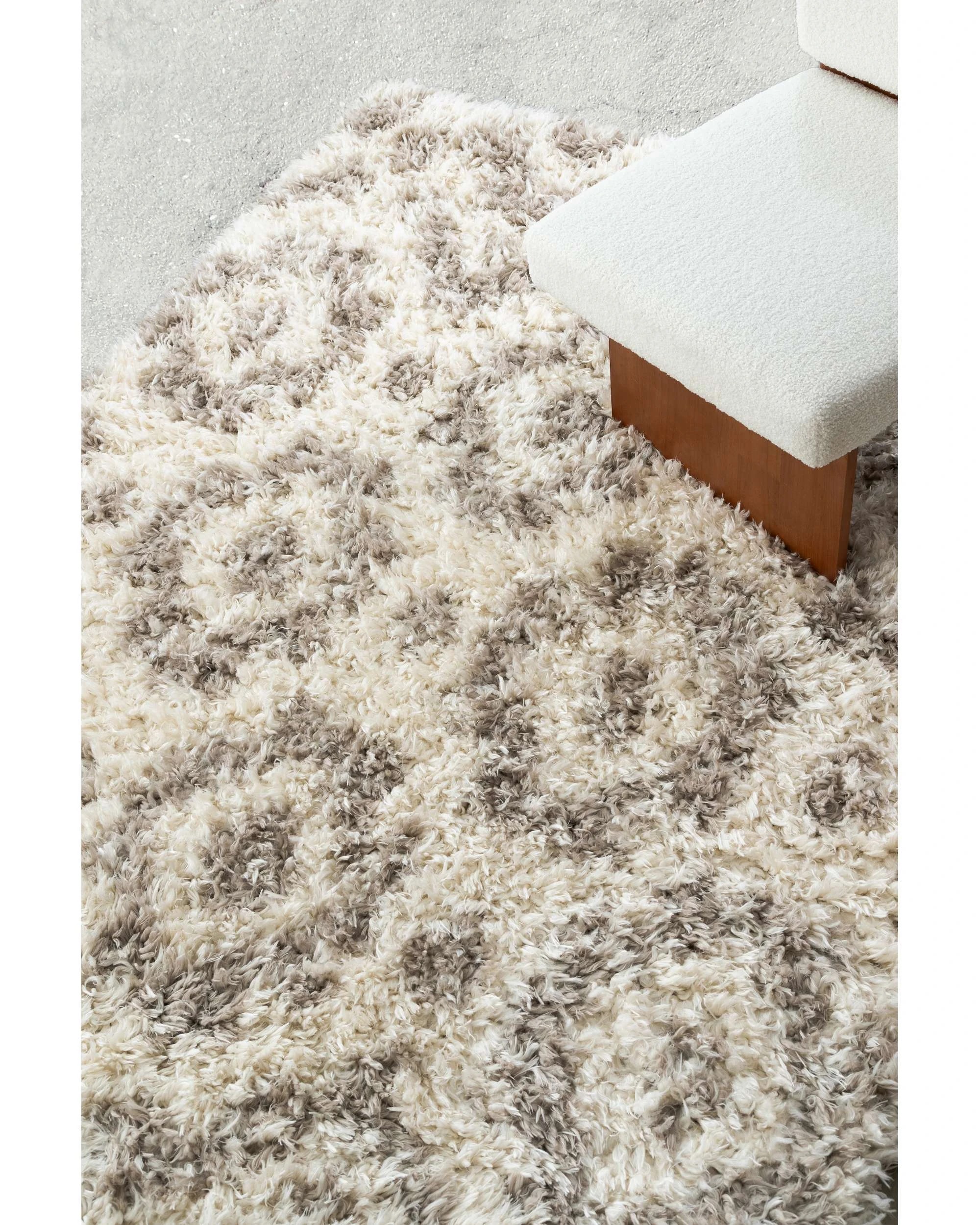 3 Loopsie Zinda Tribal Shag Rug-370cm x 280cm - White, 3 of 8