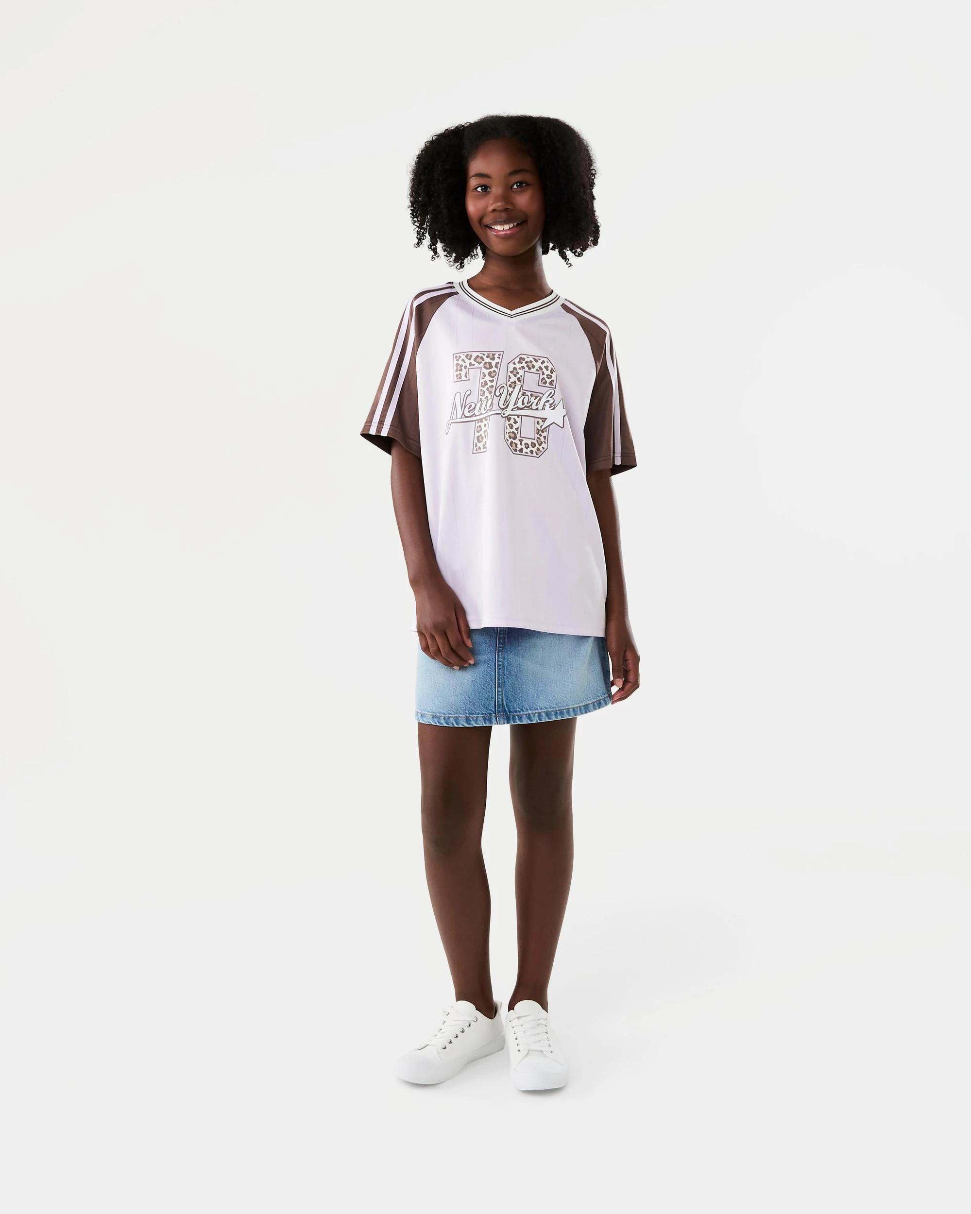 6 V-Neck Oversized T-shirt Prpl Type, 6 of 7