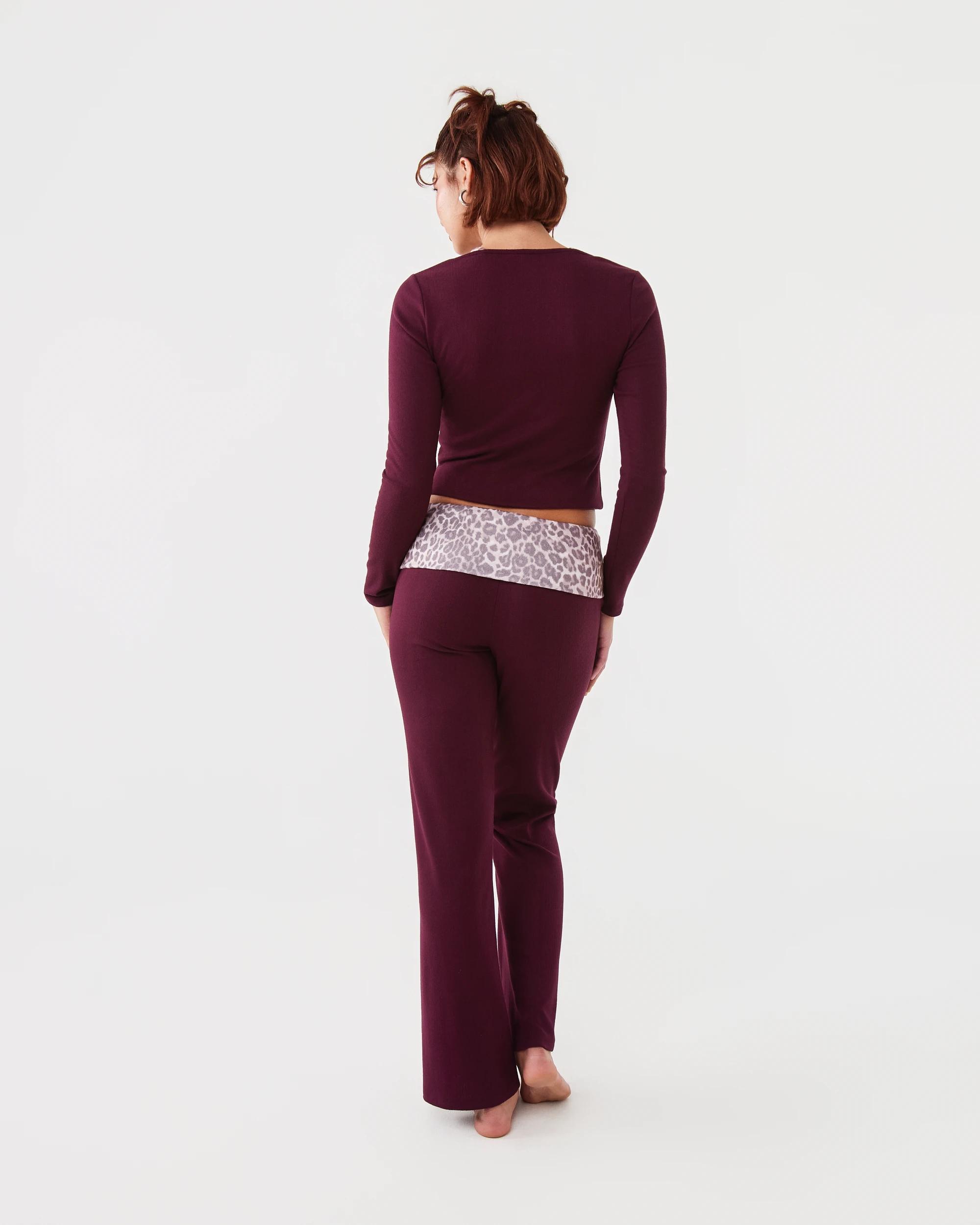 4 Fold Over Waist Pants Velvet Red, 4 of 5