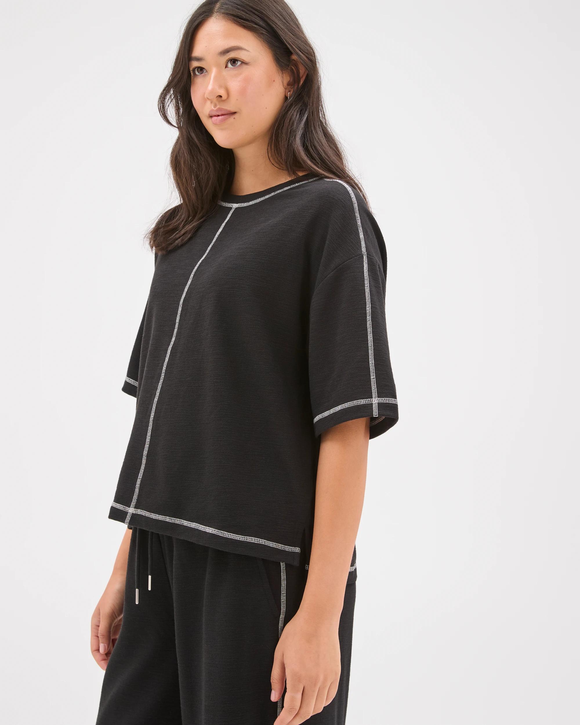 6 Target Woman Textured T-Shirt with Contrast Seams BLACK, 6 of 7