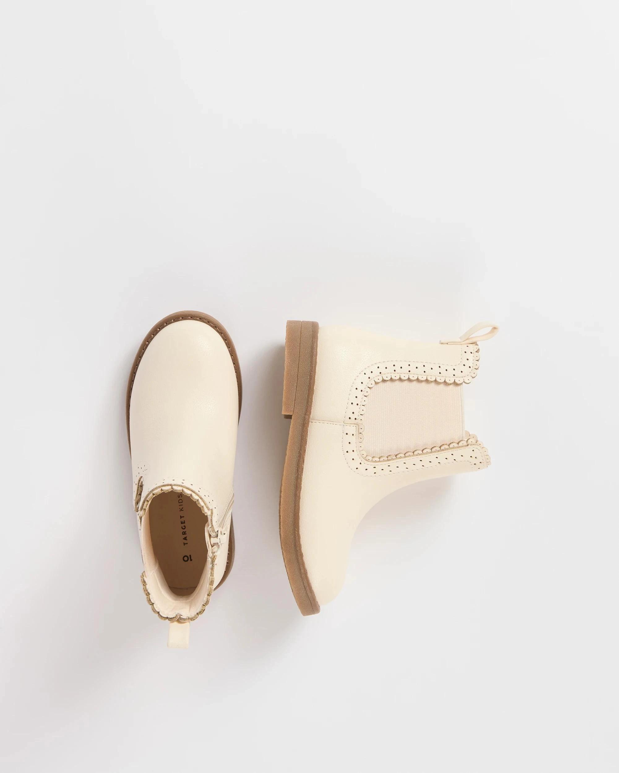 3 Target Kids Brogue Elastic Chelsea Boot MILK, 3 of 3