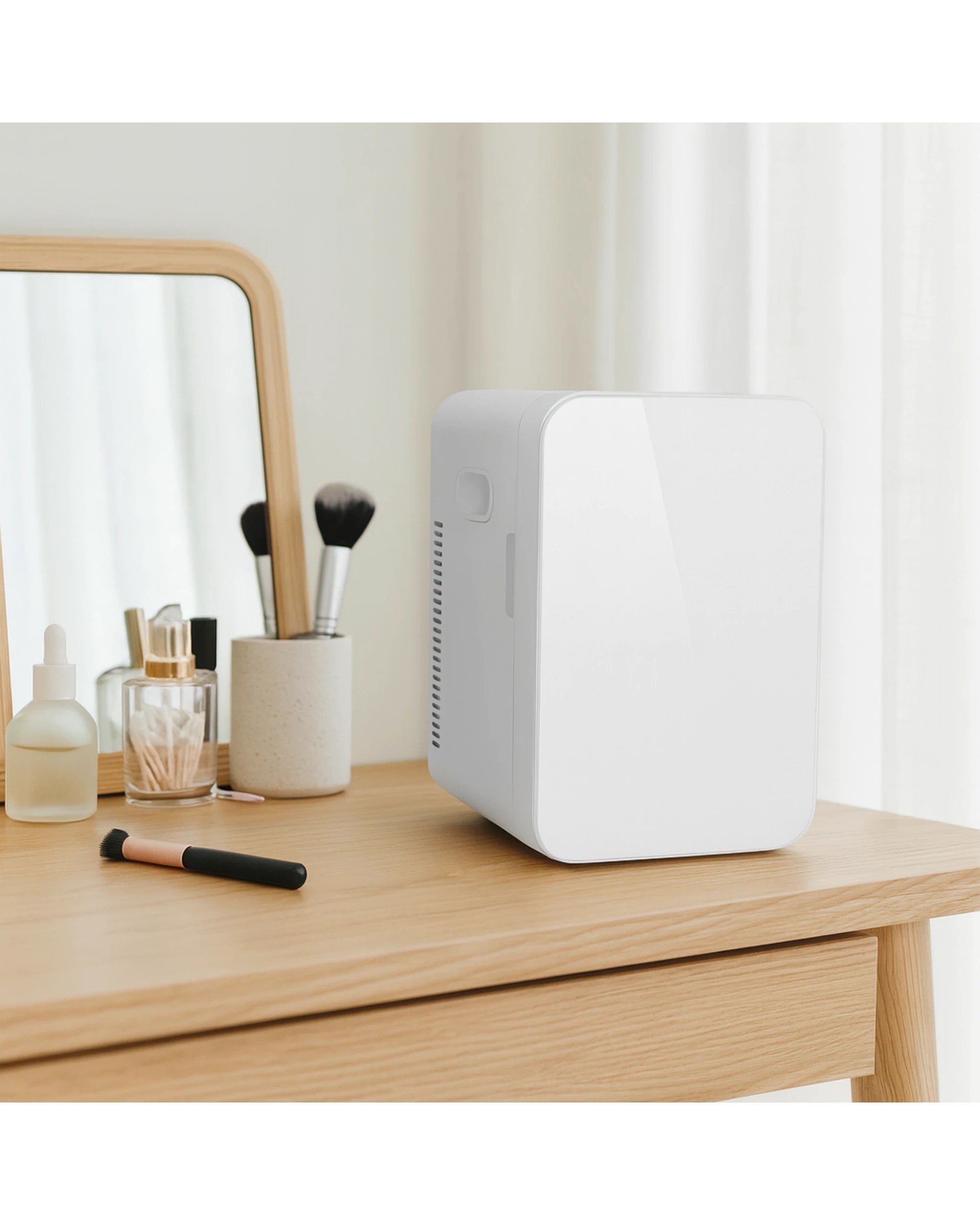 8 Advwin 22L Mini Fridge - White, 8 of 9