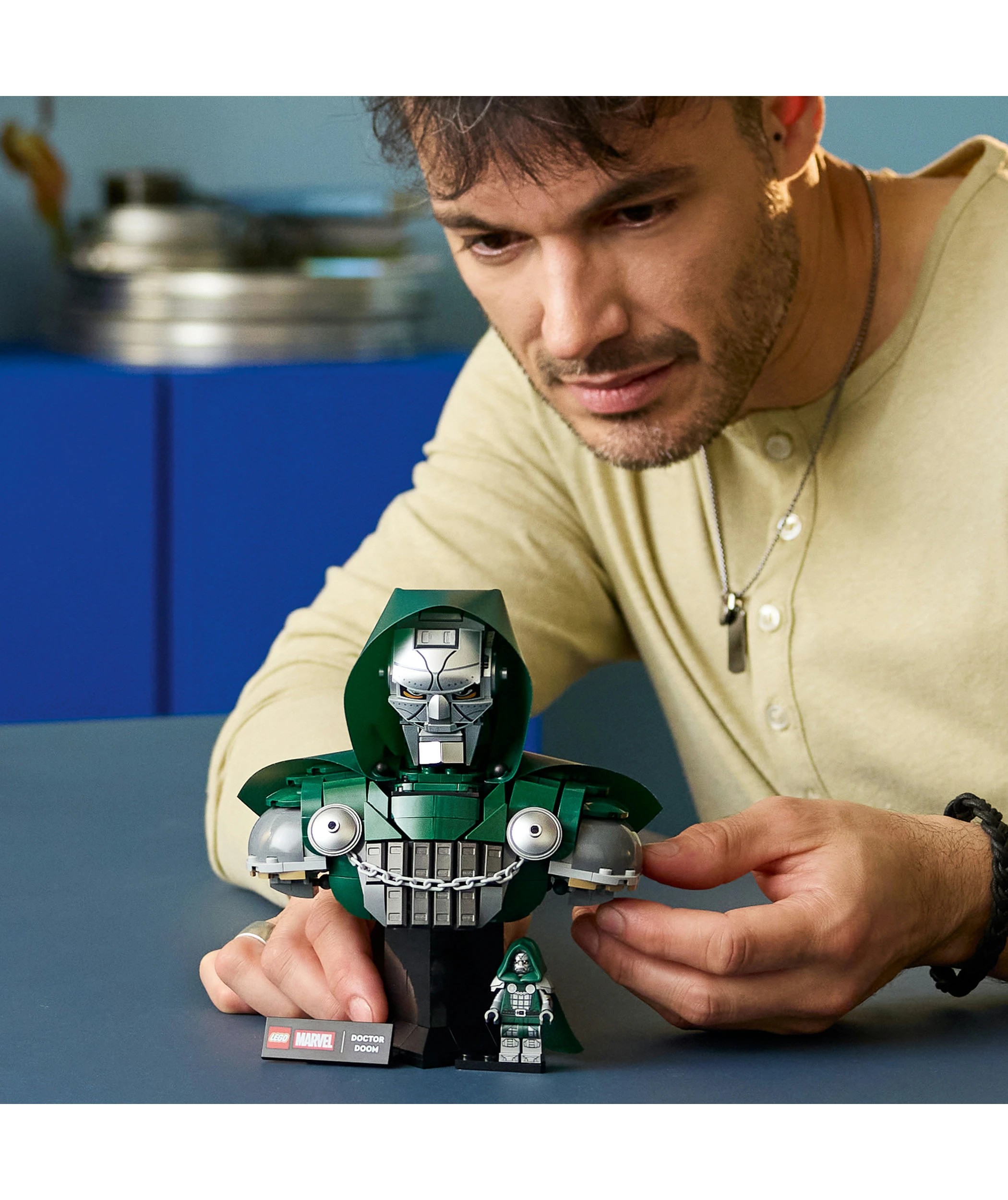10 LEGO Super Heroes Marvel Doctor Doom Bust 76345, 10 of 11