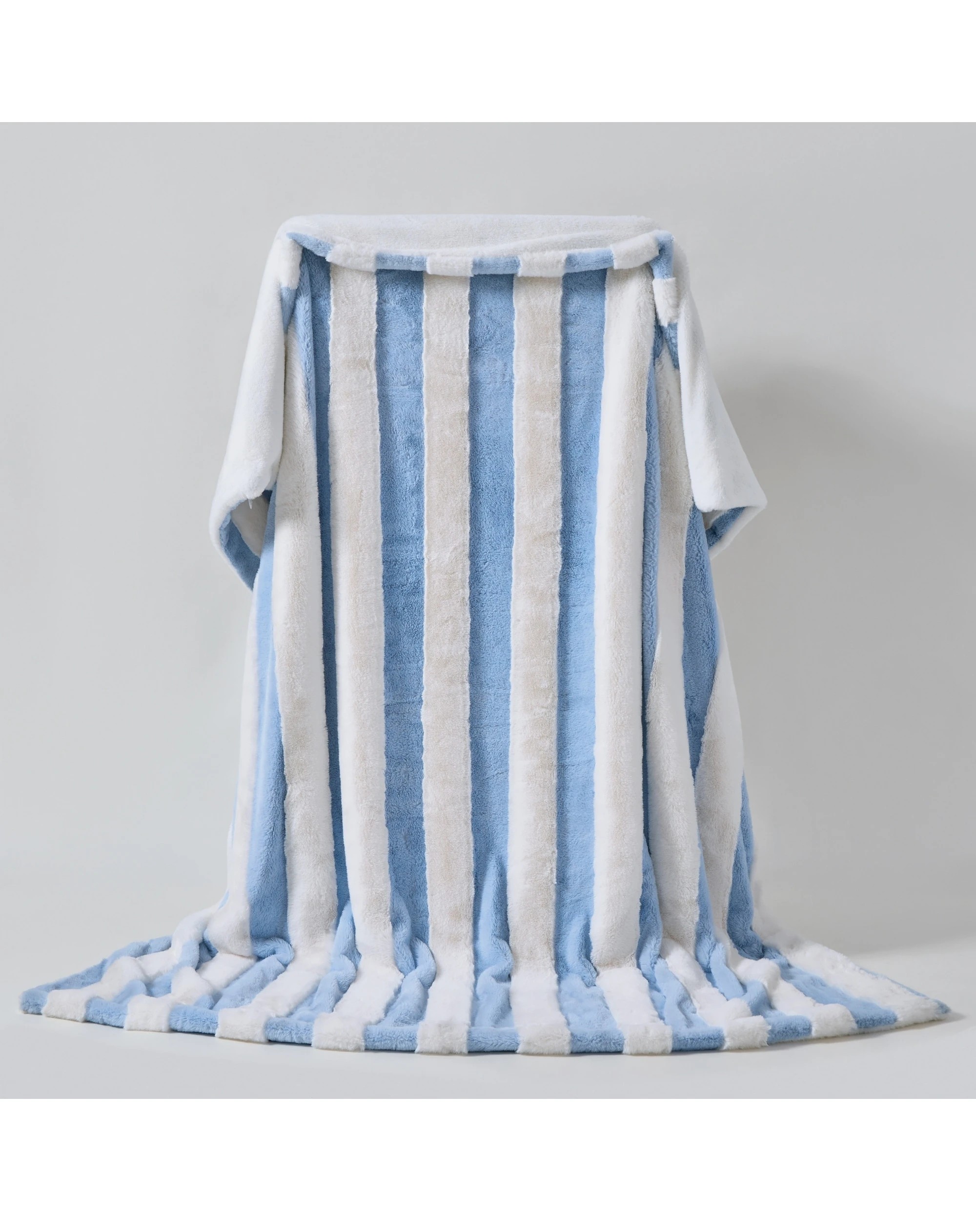 6 Dreamaker Denver Carved Stripe Faux Fur Throw 180x200cm - Sky, 6 of 8