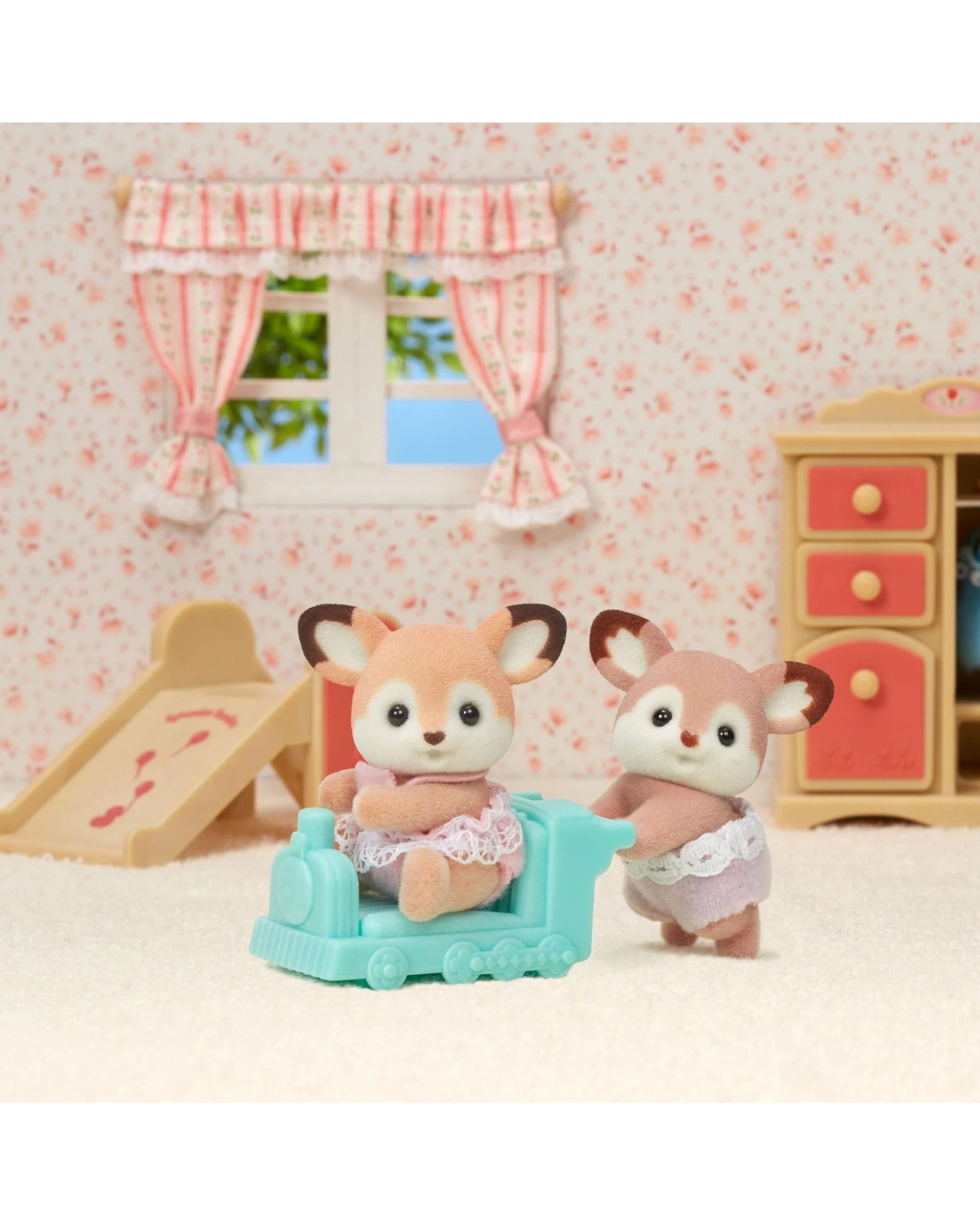 4 Sylvanian Families Deer Twins, 4 of 5