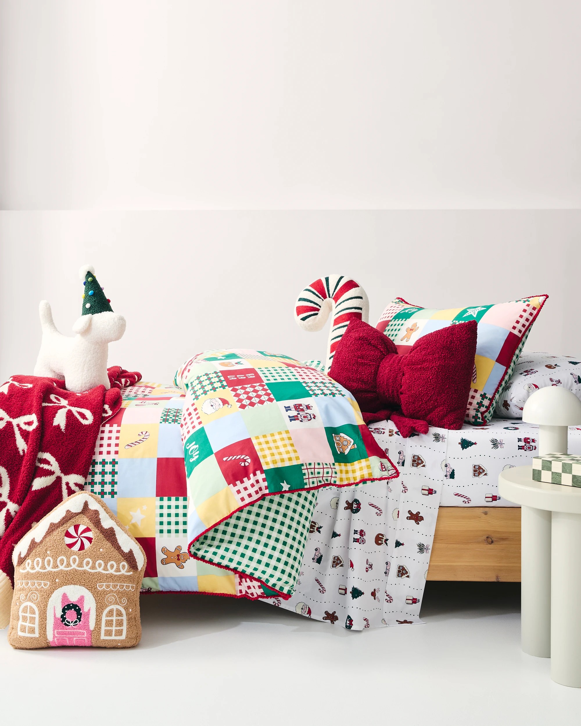 4 Target Christmas Printed Patchwork Quilt Cover Set - Queen Bed - Green, 4 of 10