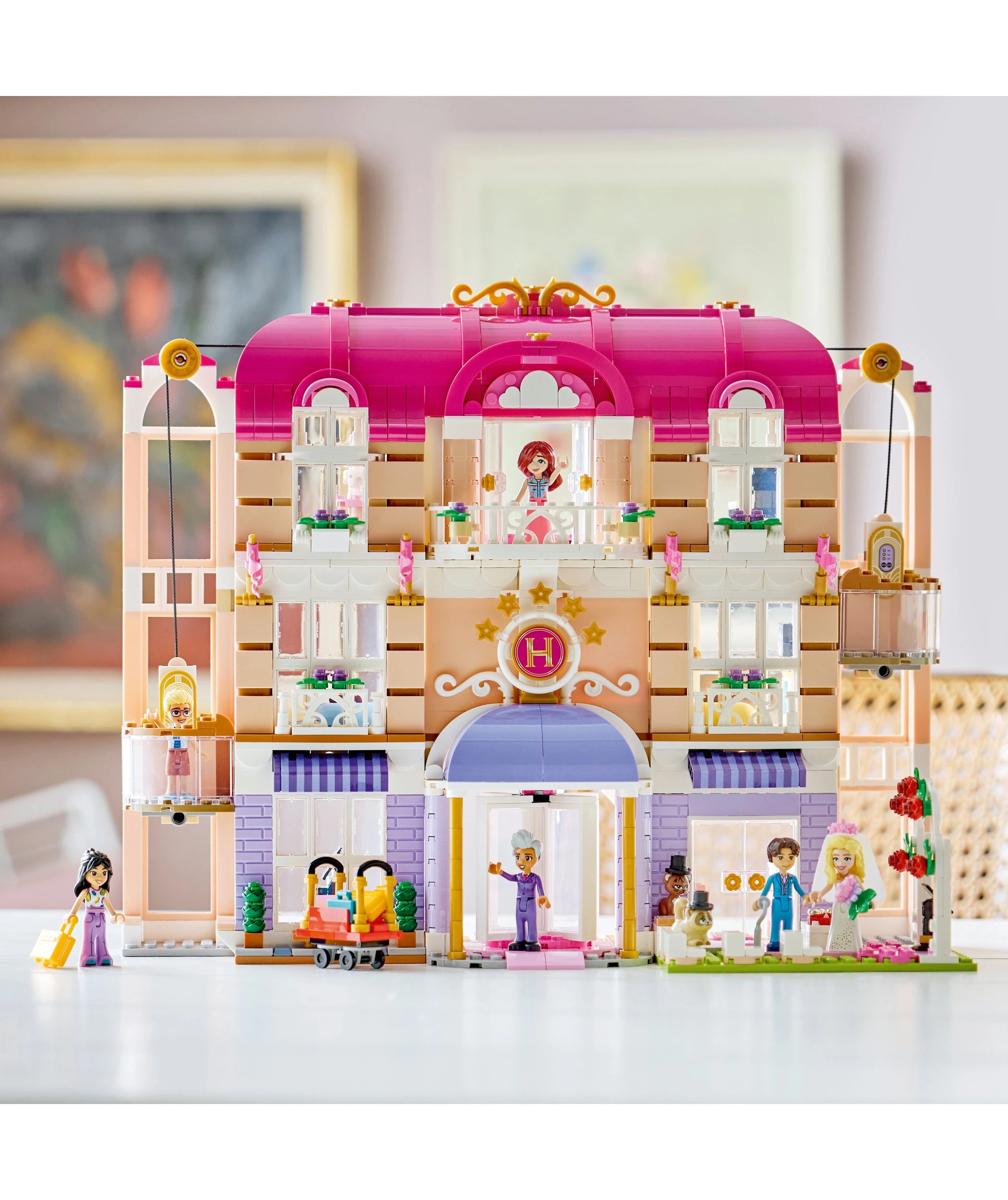 9 LEGO Friends Heartlake City Grand Hotel 42704, 9 of 10