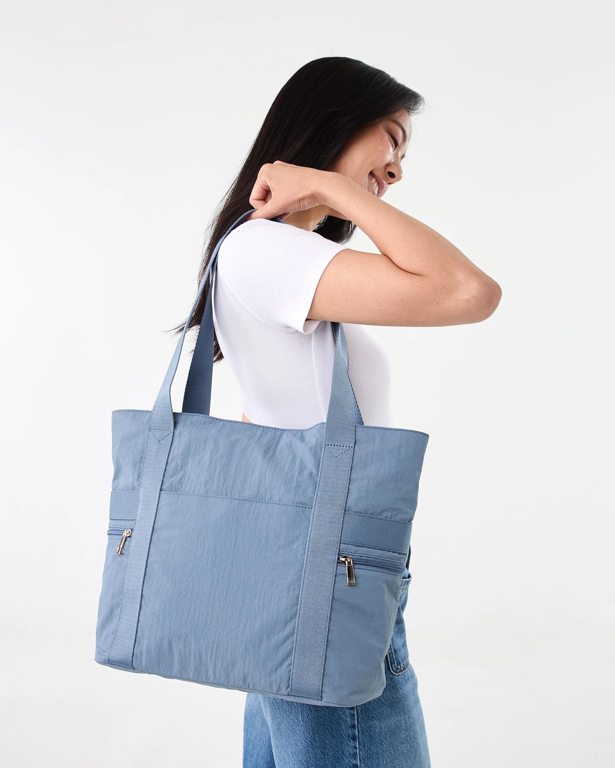 6 Urban Multi Pocket Tote Bag Blu Willow, 6 of 7