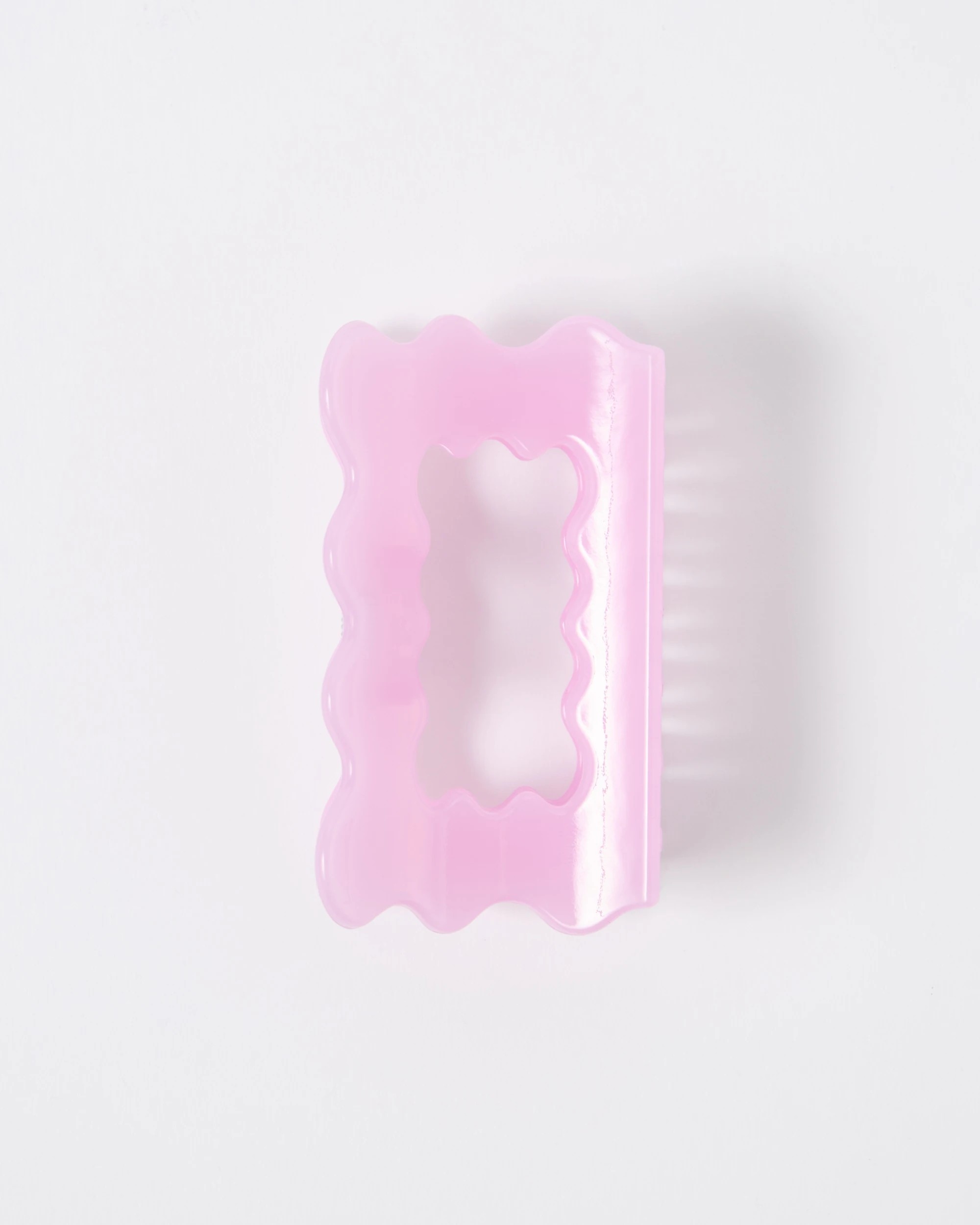 1 Pink Scallop Claw Hair Clip, 1 of 3