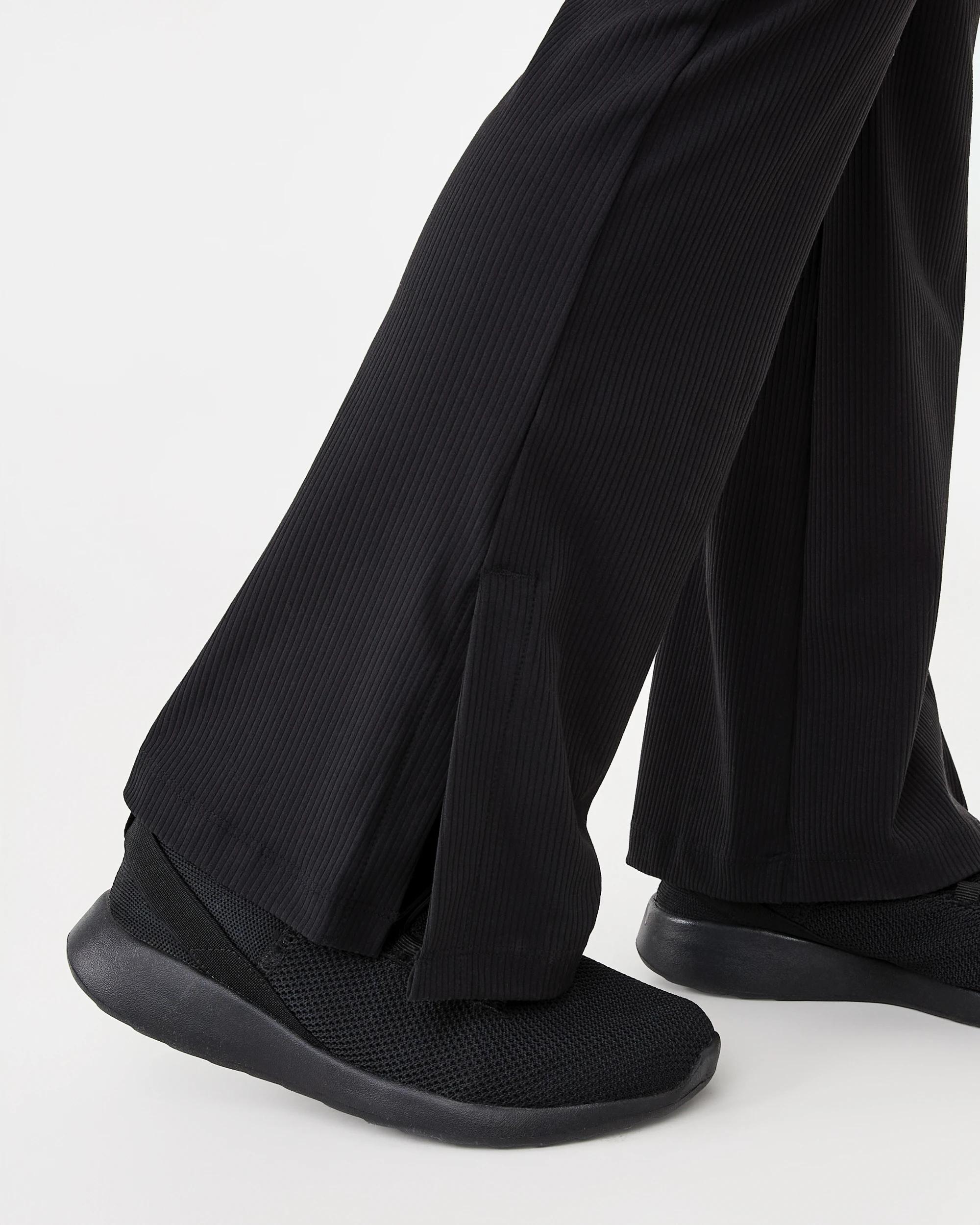 4 Active Flare Leggings with Splits Black, 4 of 6