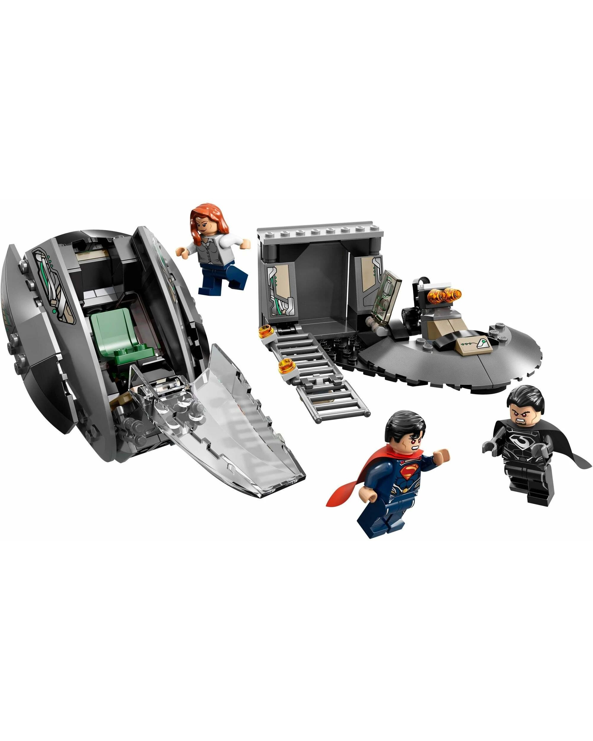 3 LEGO 76009 DC Comics Super Heroes Superman: Black Zero Escape, 3 of 4