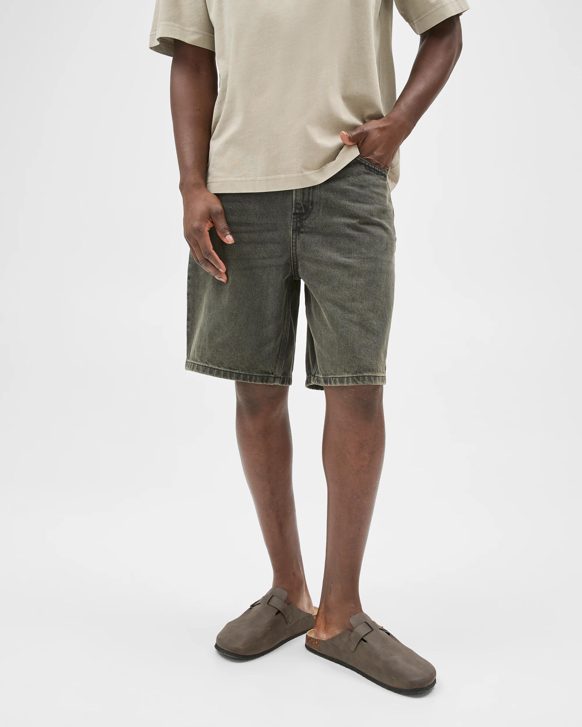 4 Commons Loose Fit Denim Shorts TINTED BLACK, 4 of 7