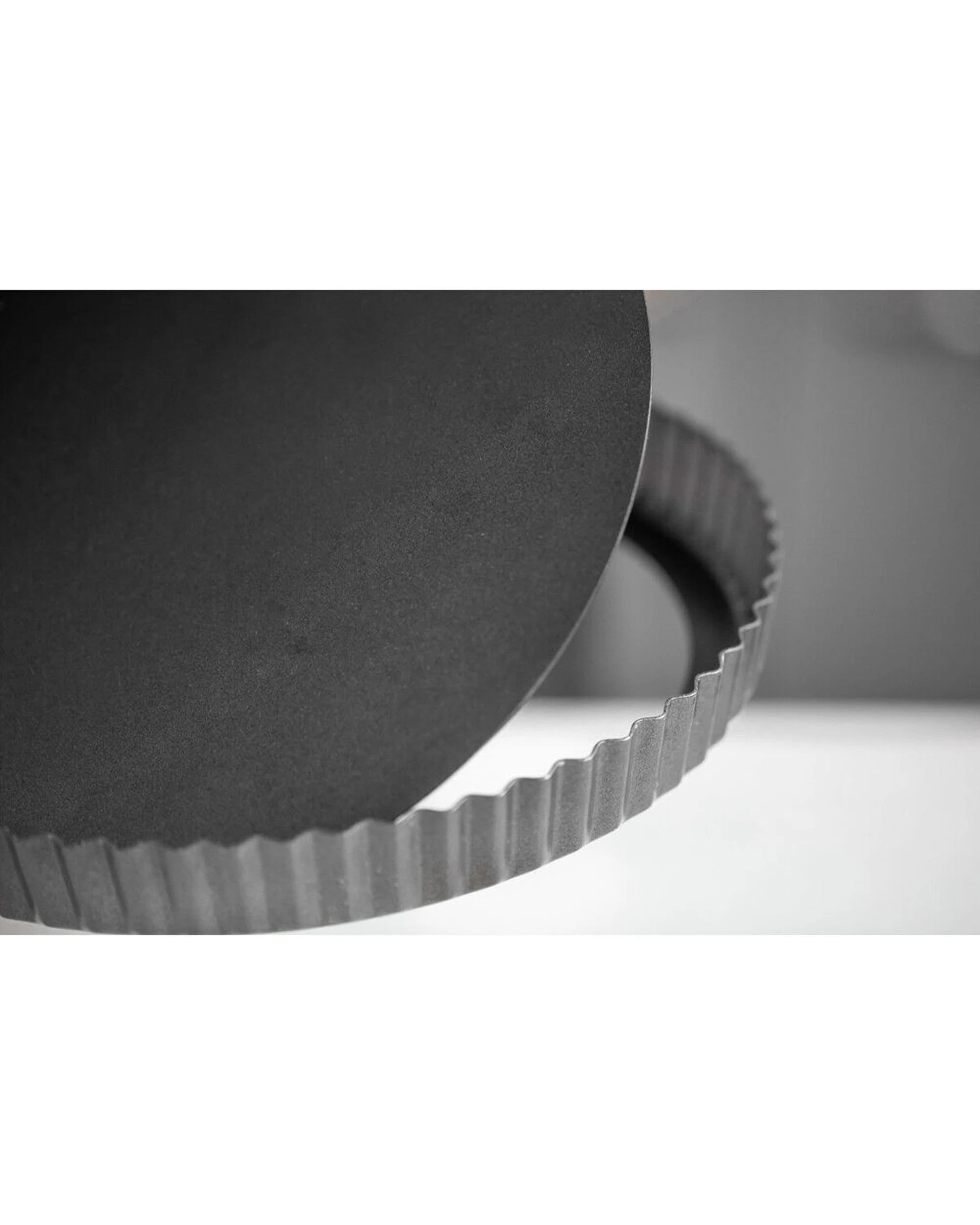 5 Mastercraft 2x 23cm Heavy Loose Base Non-Stick Round Flan Quiche Pan Carbon - Black, 5 of 8
