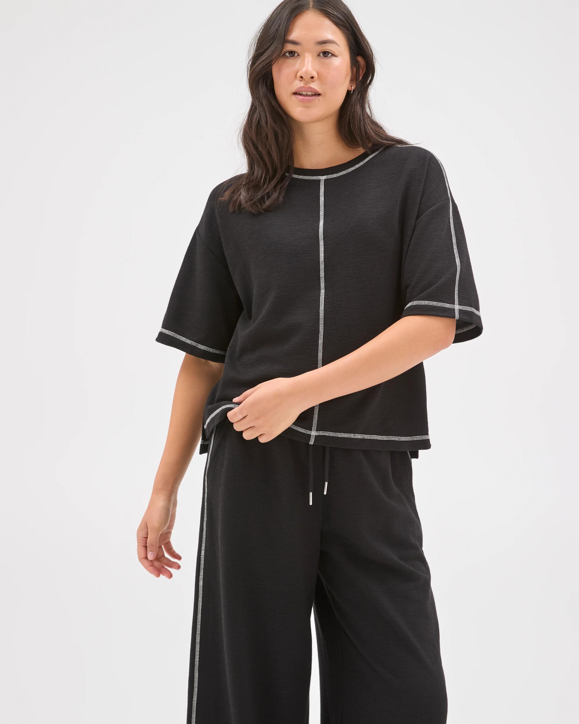 3 Target Woman Textured T-Shirt with Contrast Seams BLACK, 3 of 7