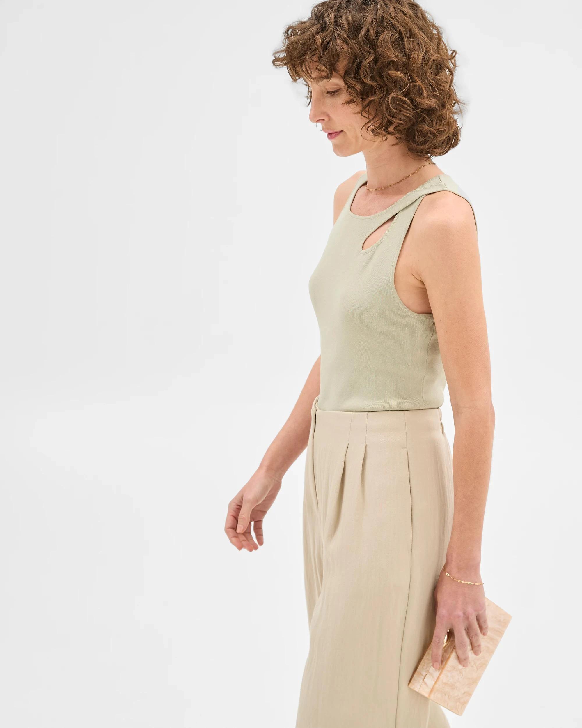 4 Sleeveless Crepe Knit Tank Top - Preview DESERT SAGE, 4 of 6