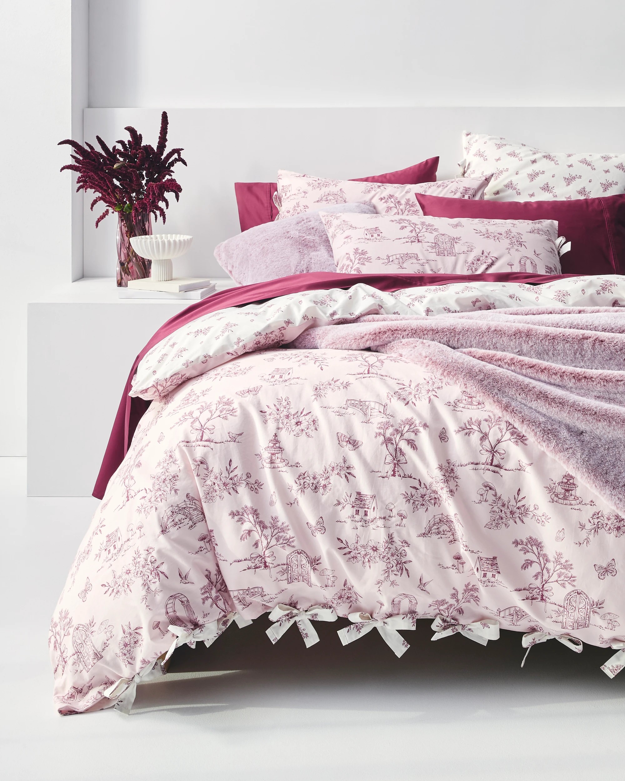 1 Target Holly Toile Australian Cotton Quilt Cover Set - King Bed - Pink, 1 of 10