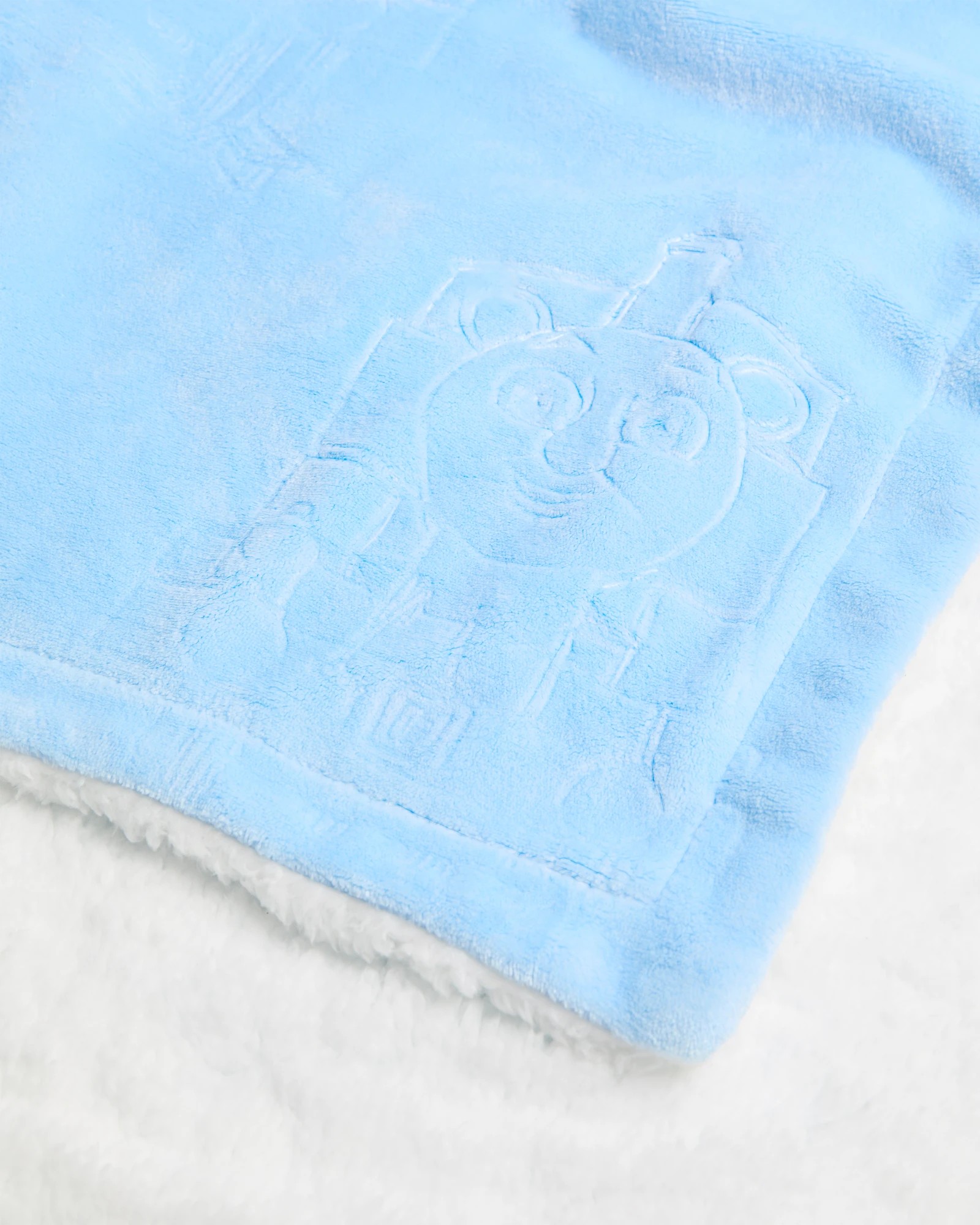 2 Thomas & Friends Throw - Queen Bed - Blue, 2 of 3