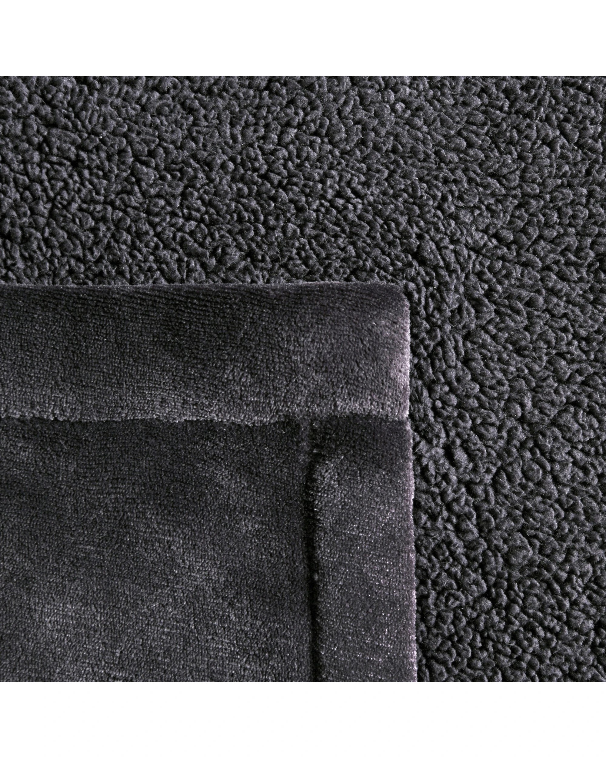 4 Serene Hudson Fleece and Sherpa Reverse Throw Blanket 130x170cm - Charcoal, 4 of 5