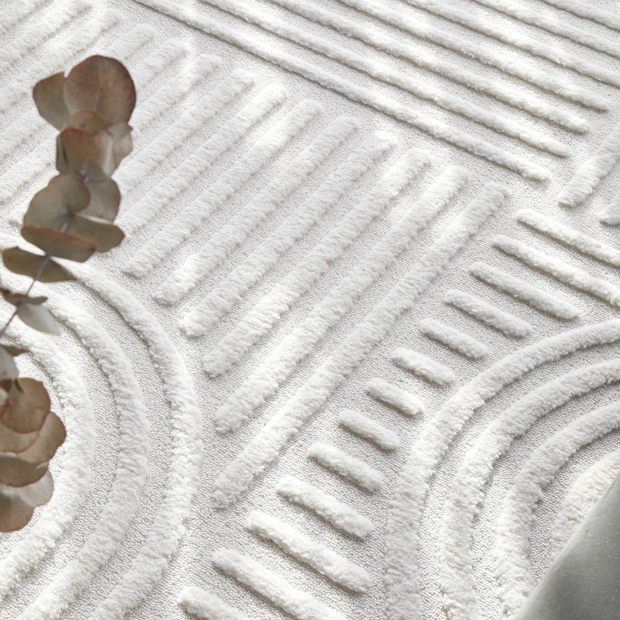 3 Common Ground Rugs Safflower 32 230x160cm - White, 3 of 7