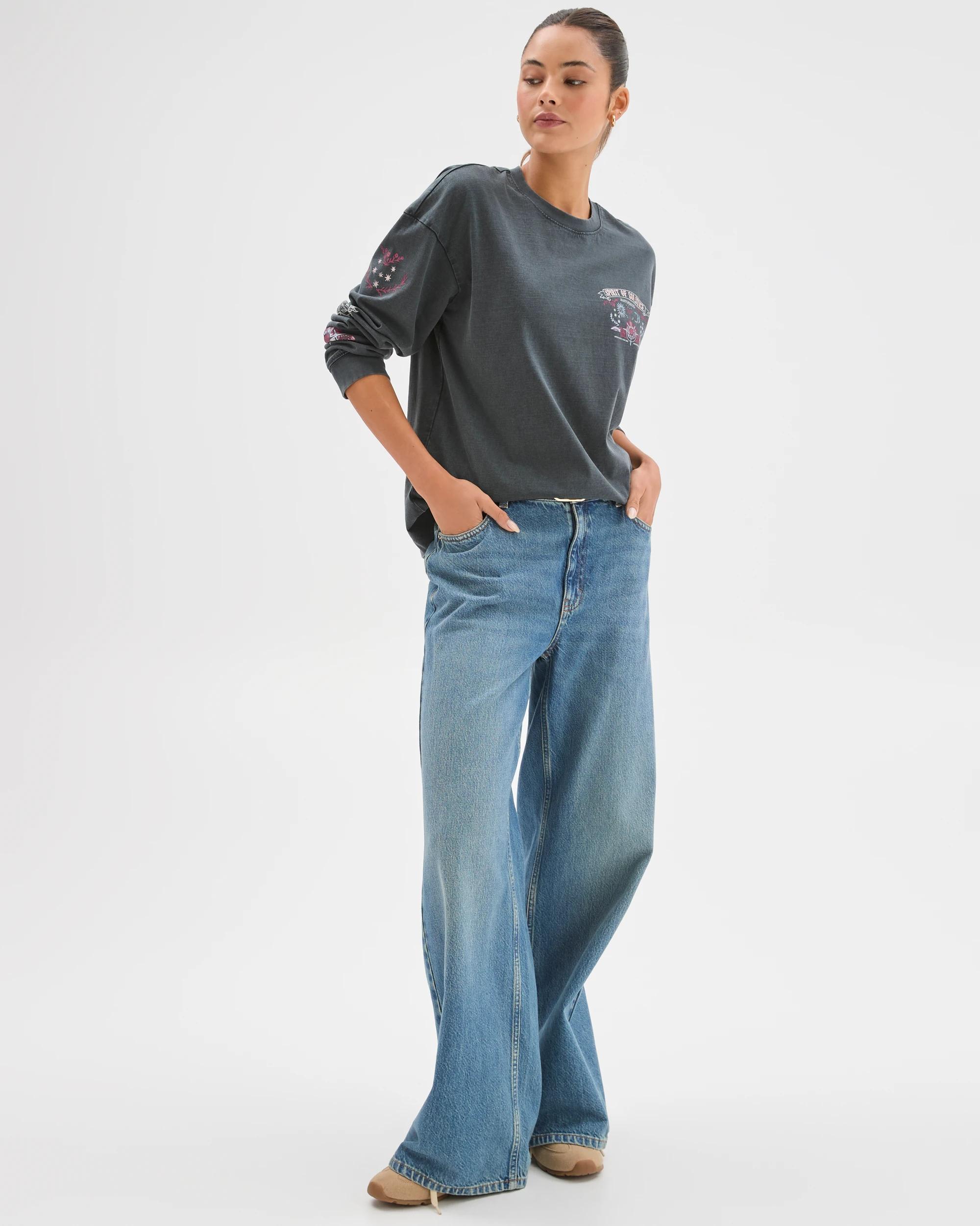 4 Lily Loves Relaxed Long Sleeve T-Shirt CHARCOAL, 4 of 7