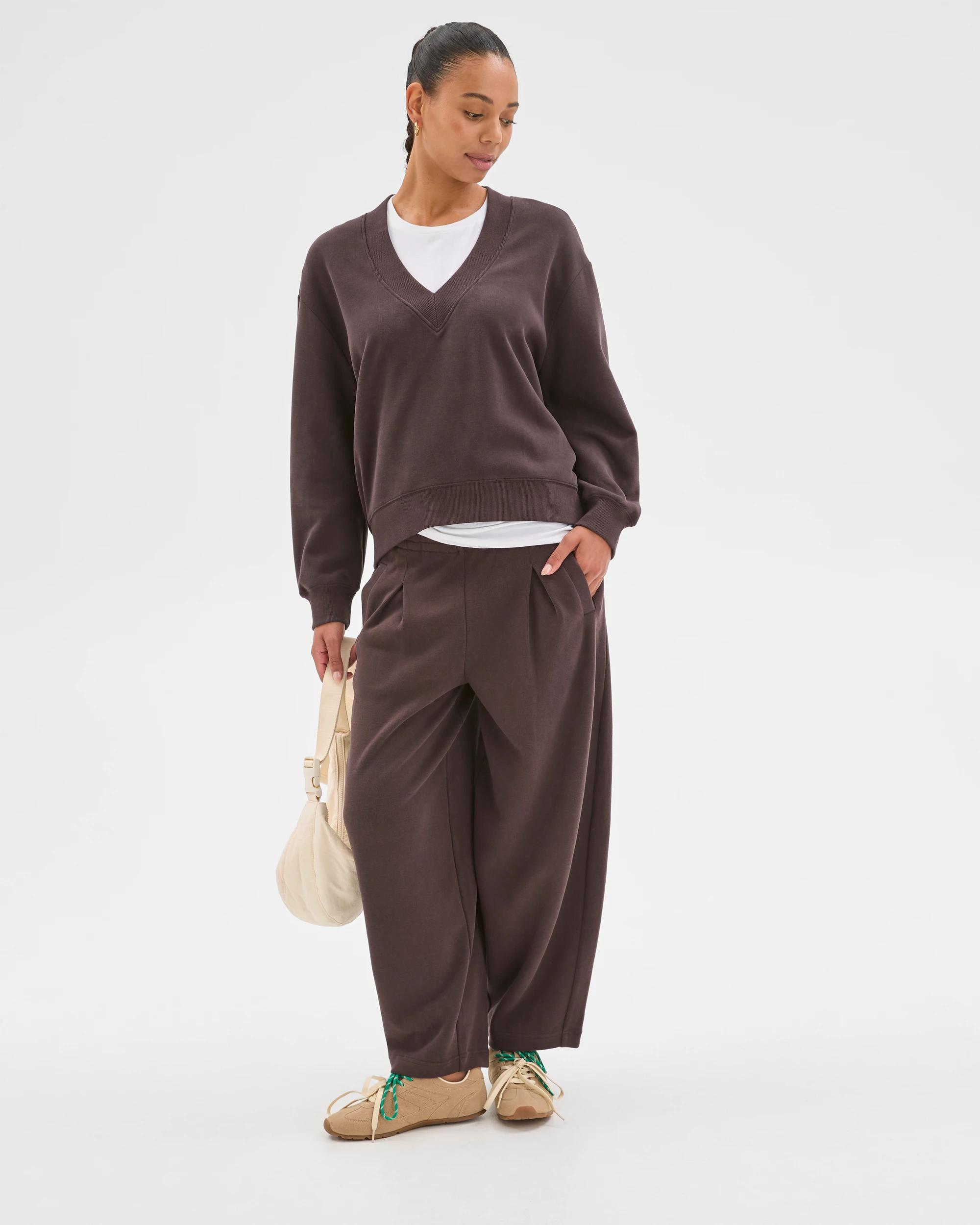1 Target Active Active Australian Cotton Blend Sueded Rib V-Neck Jumper COCOA, 1 of 6