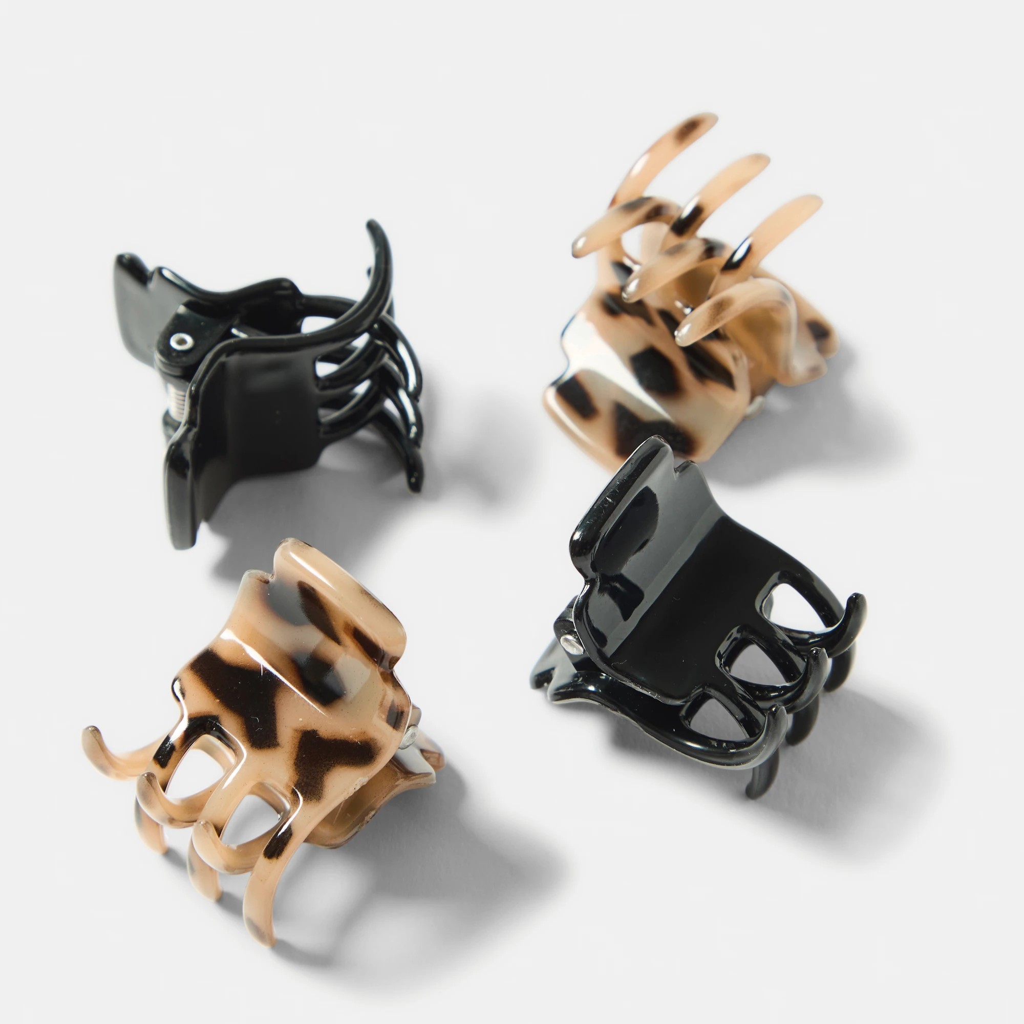 3 OXX Haircare 4 Pack Brown & Black Quarter Claw Clips, 3 of 4