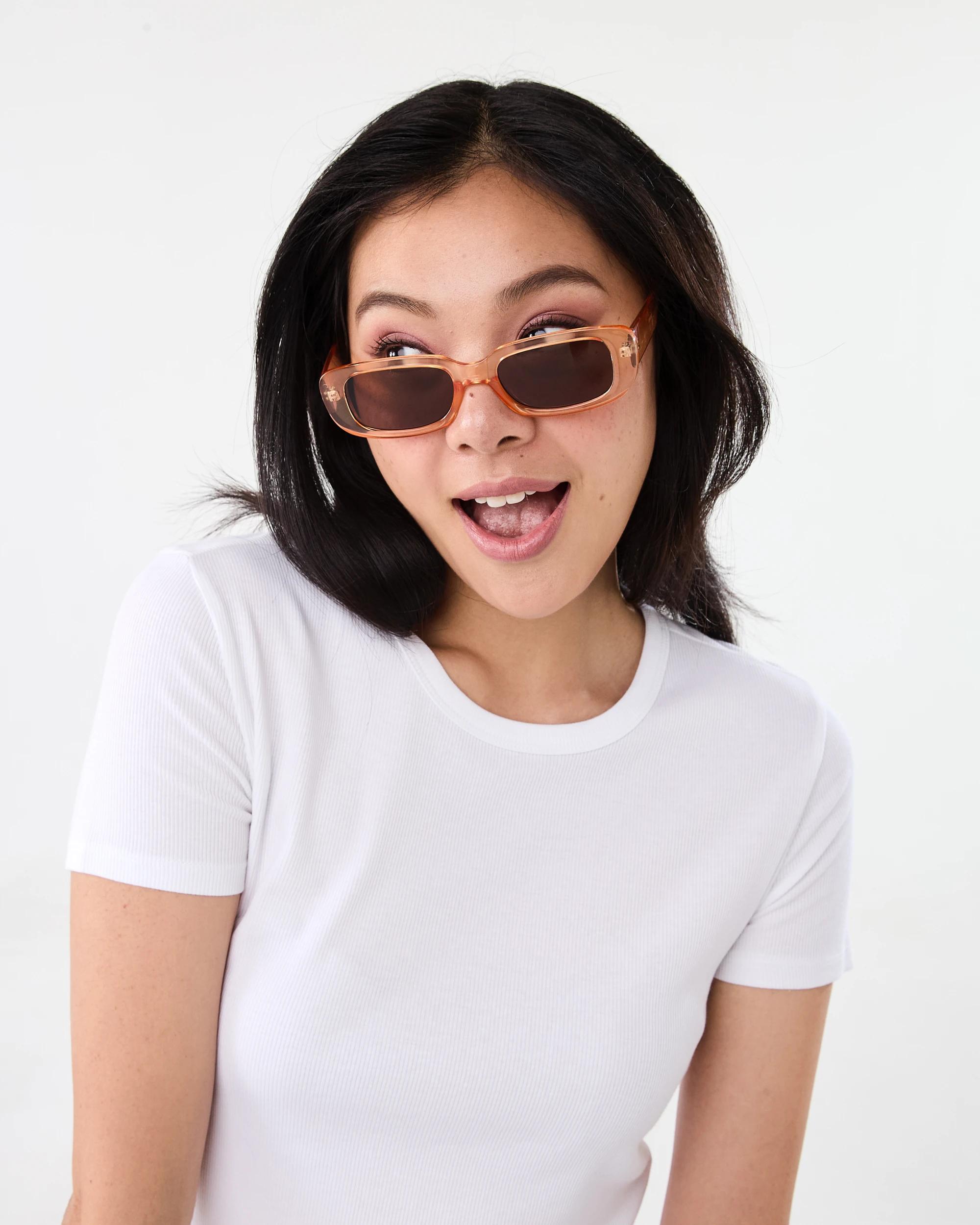 5 Rectangle Classic Sunglasses Trn Honey, 5 of 6