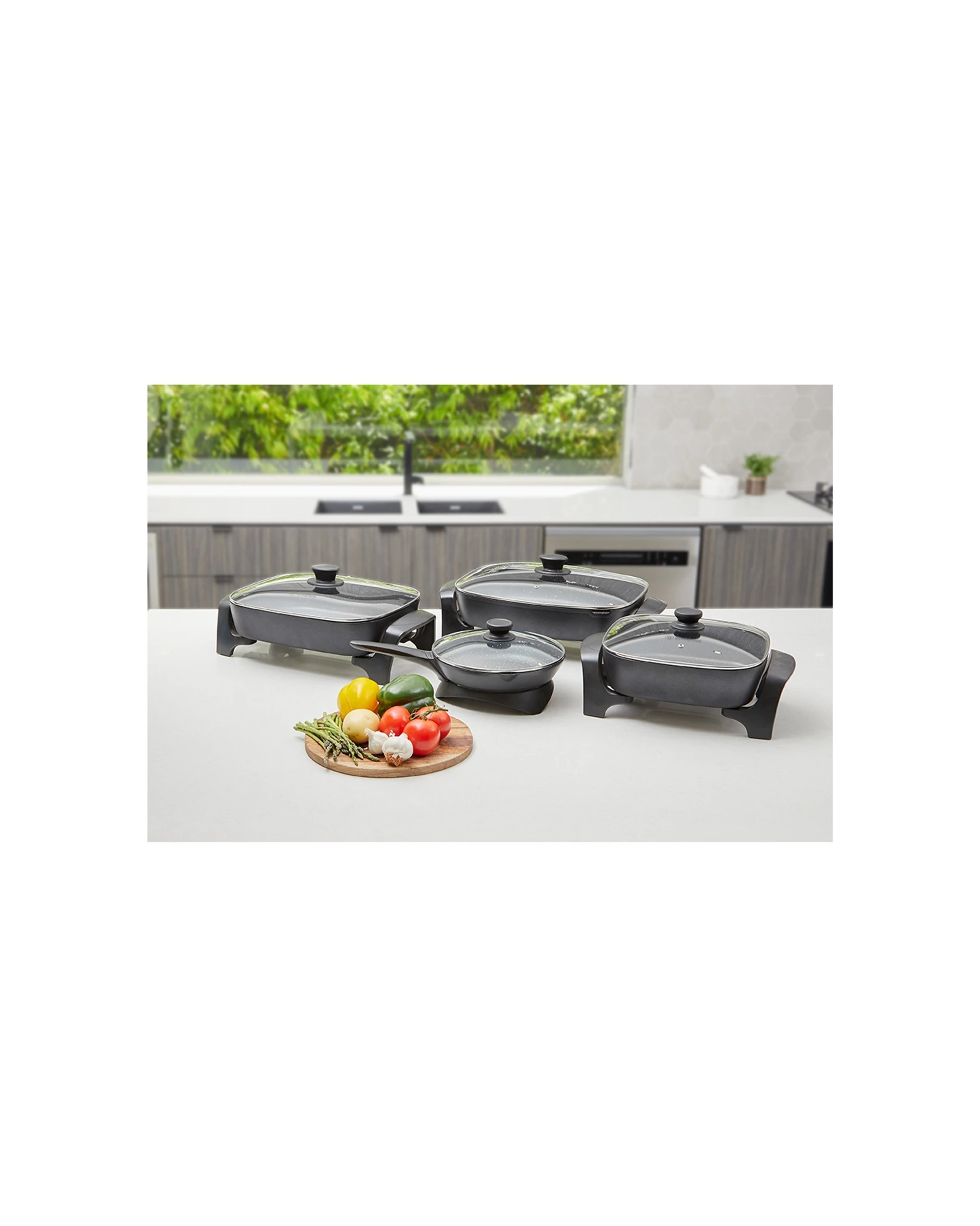 4 Westinghouse 38cm 2400w Non-stick Electric Skillet Fry Pan W/ Glass Lid Black
 - Black, 4 of 7