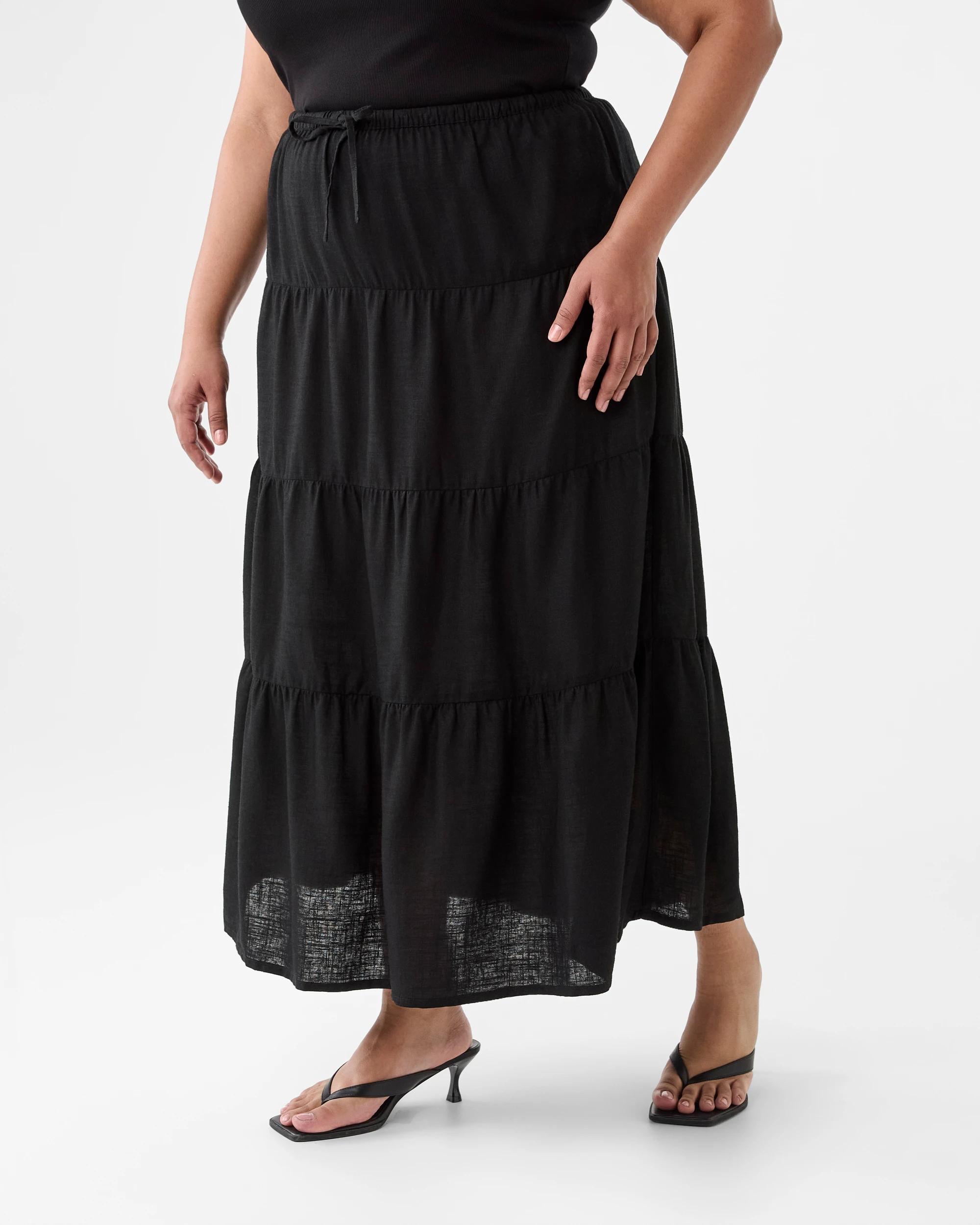 2 Curve Tiered Trim Maxi Skirt Black, 2 of 5
