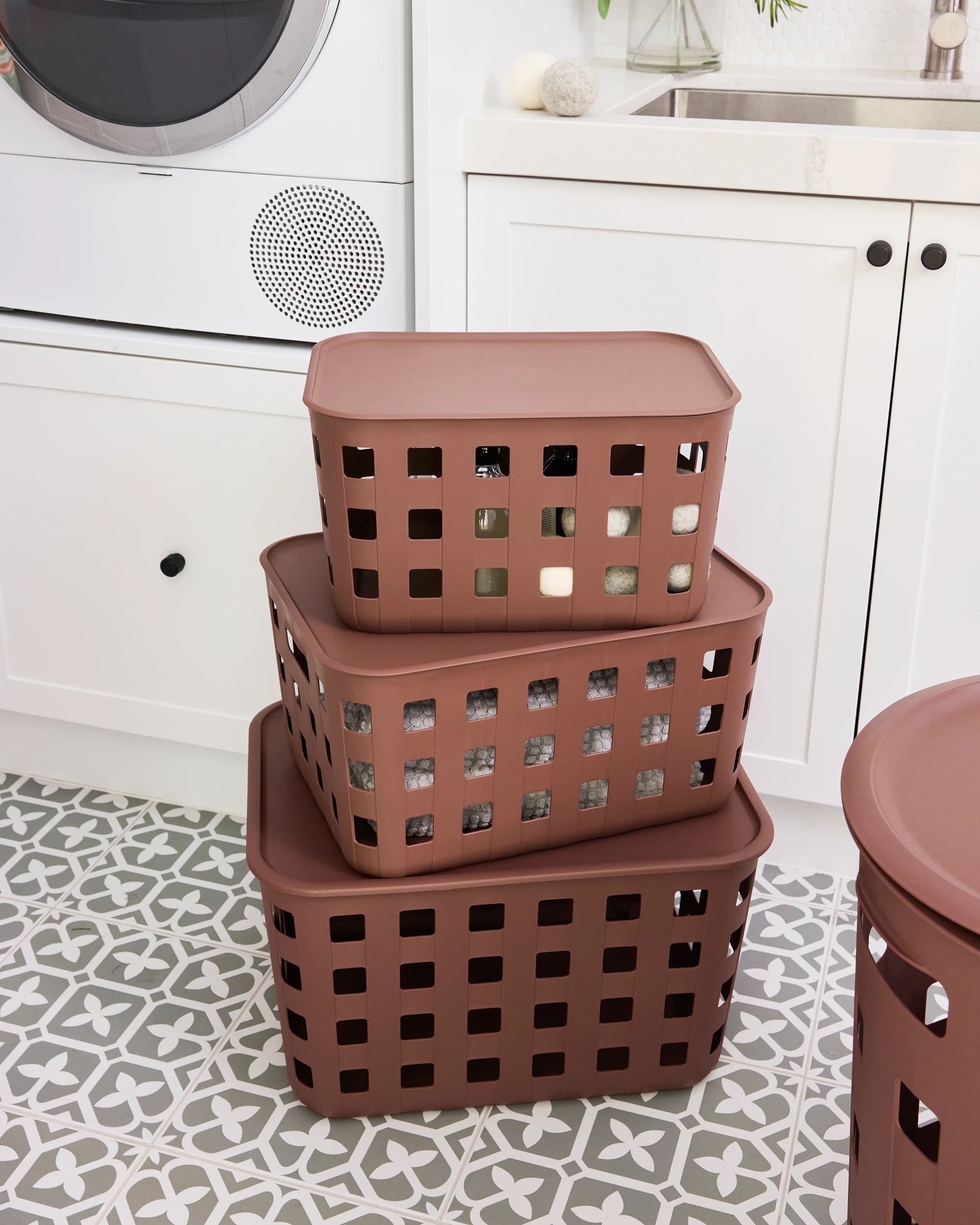 8 18L Rectangle Trellis Basket with Lid - Chocolate, 8 of 8
