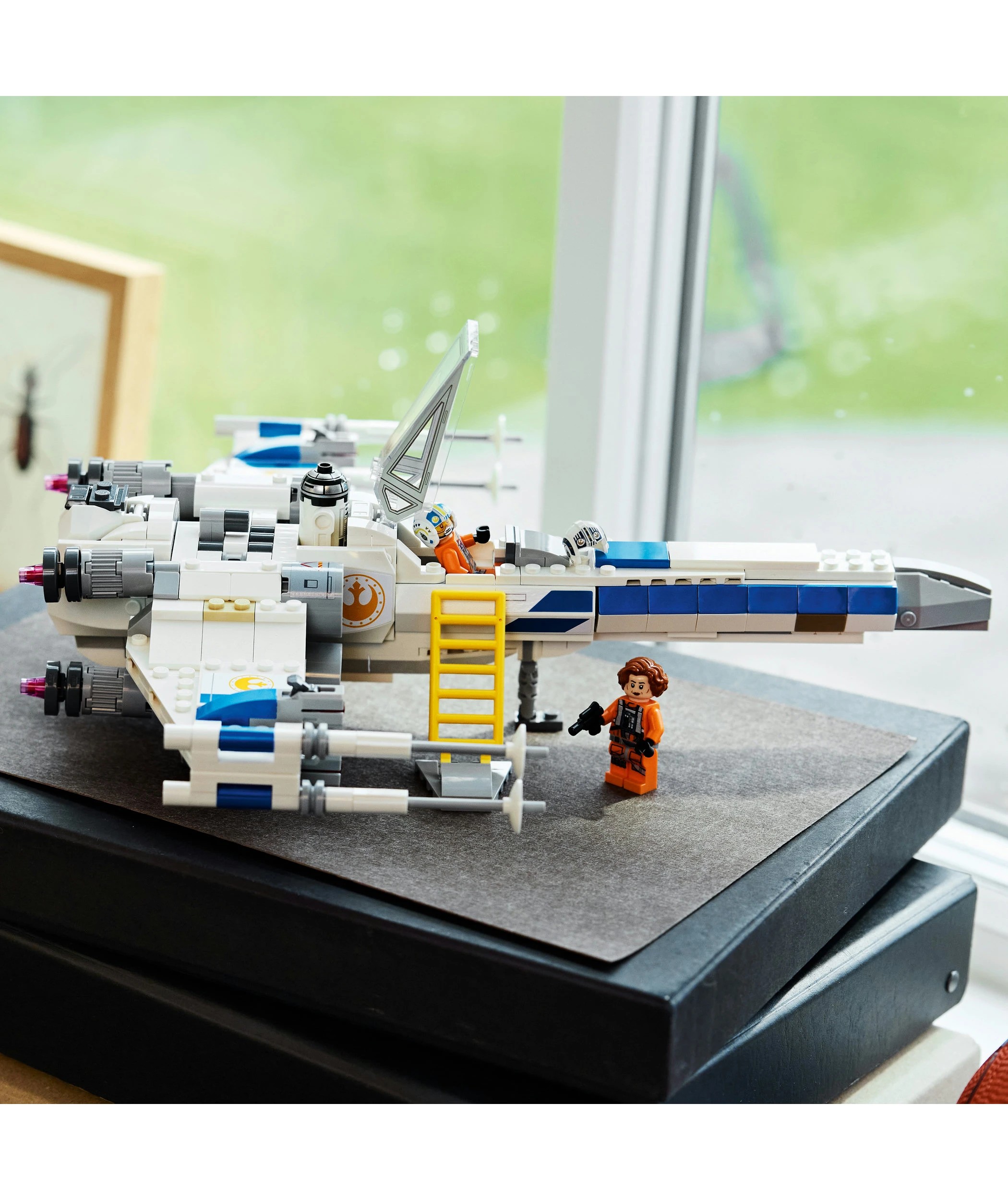 9 LEGO Star Wars New Republic X-Wing Starfighter 75460, 9 of 10