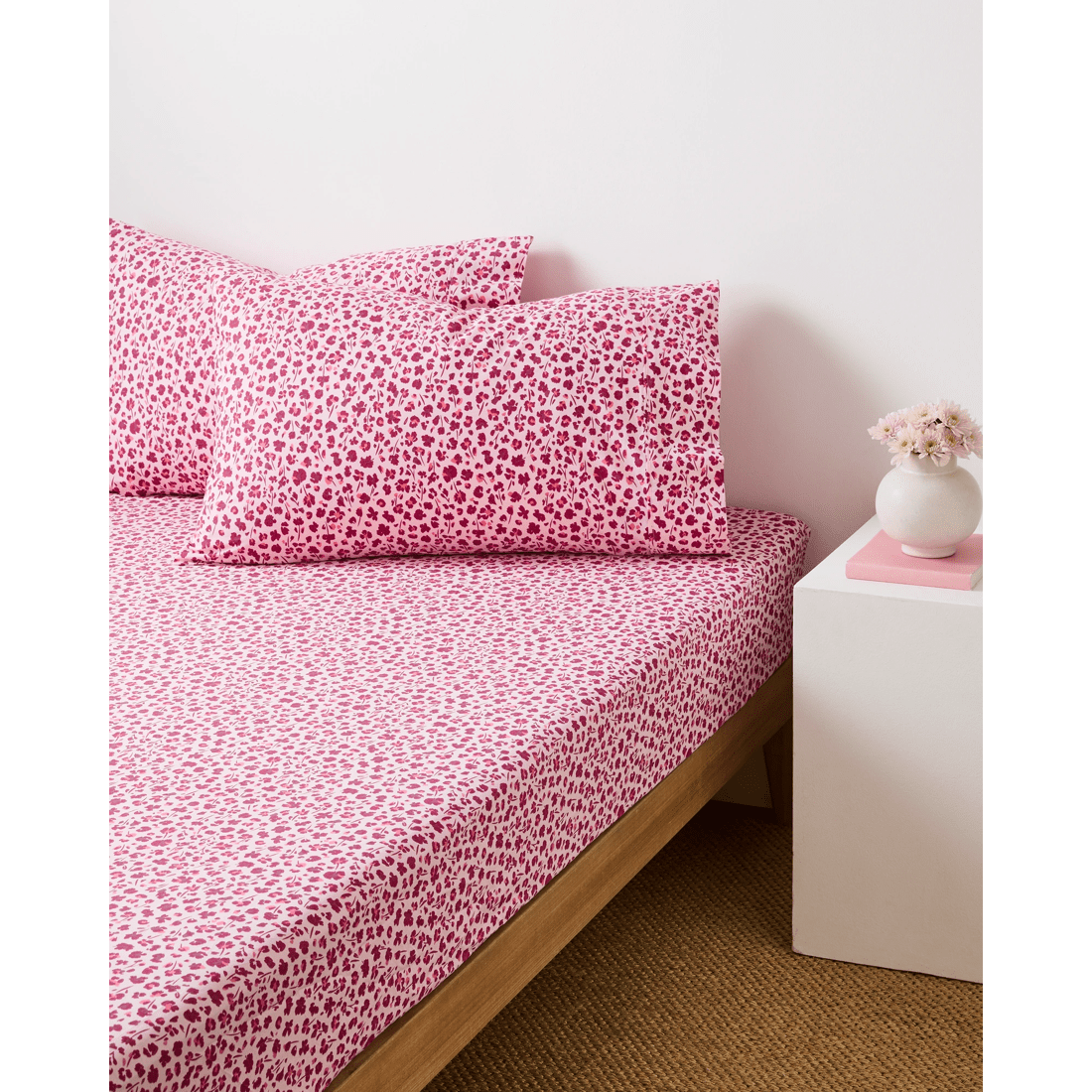 1 Target Australian Cotton Leopard Floral Mix & Match Fitted Sheet
 - King Bed
 - Pink, 1 of 3