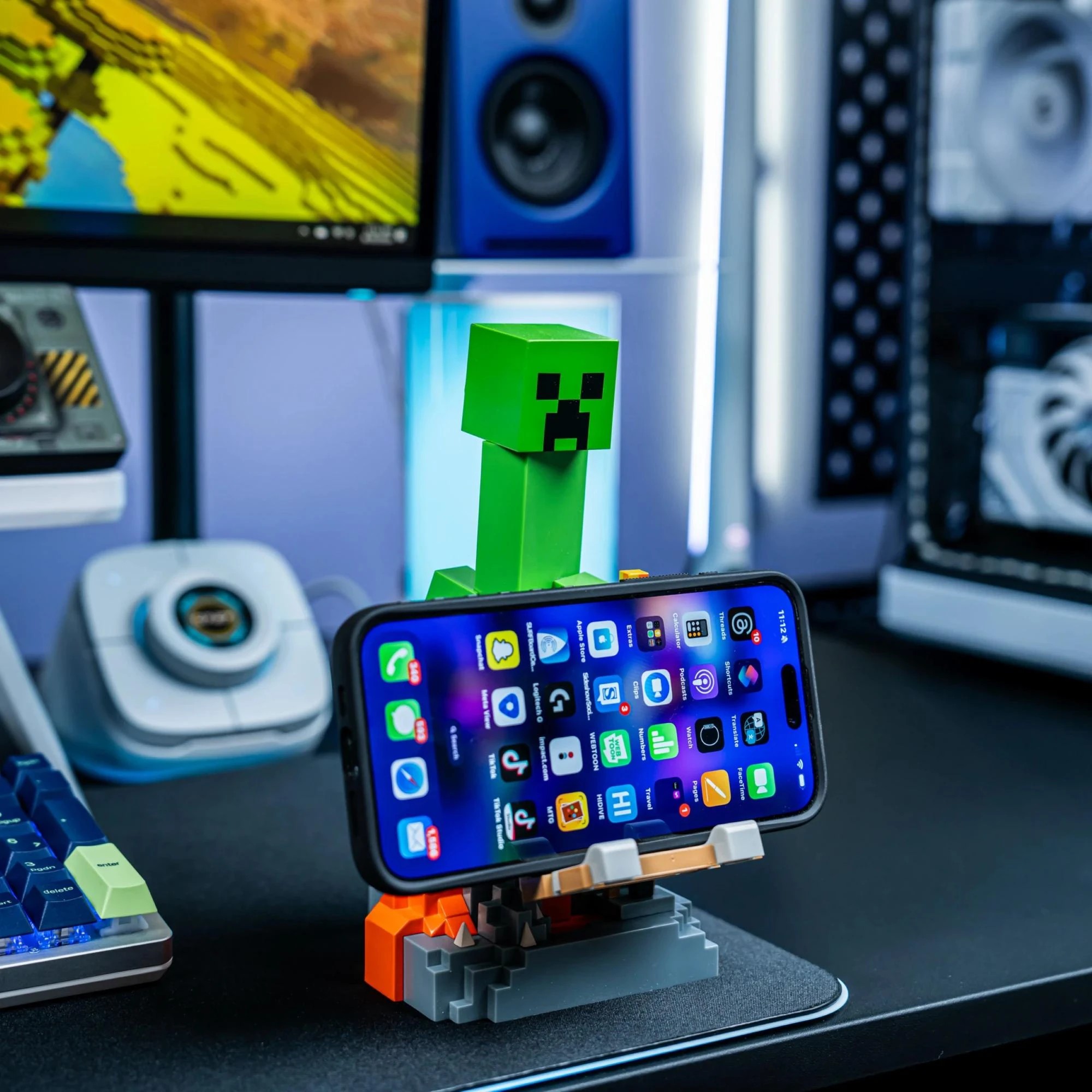 5 Cable Guys Controller Holder - Minecraft: Creeper - Green, 5 of 6