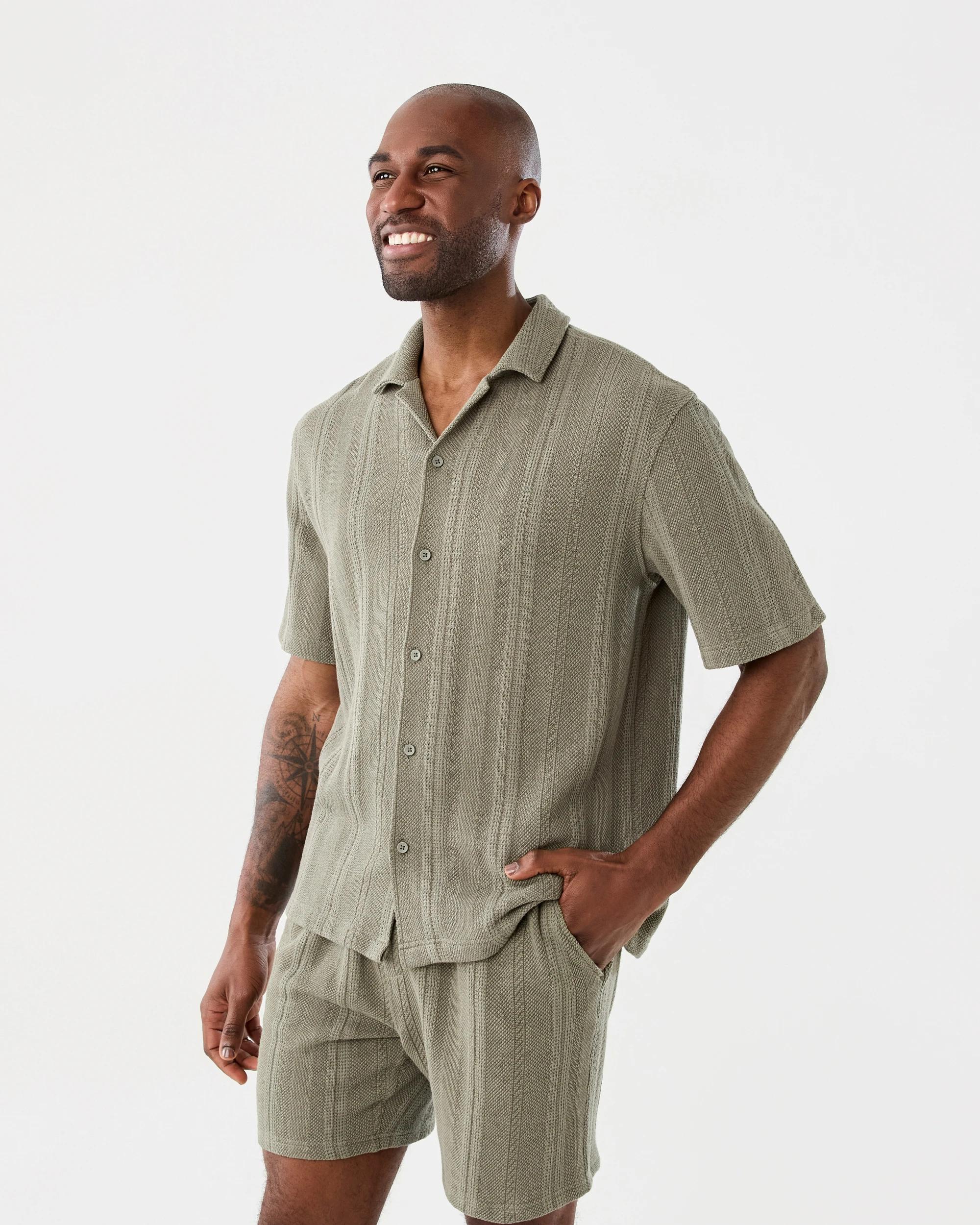 2 Short Sleeve Textured Shirt Grn Selfsp, 2 of 10