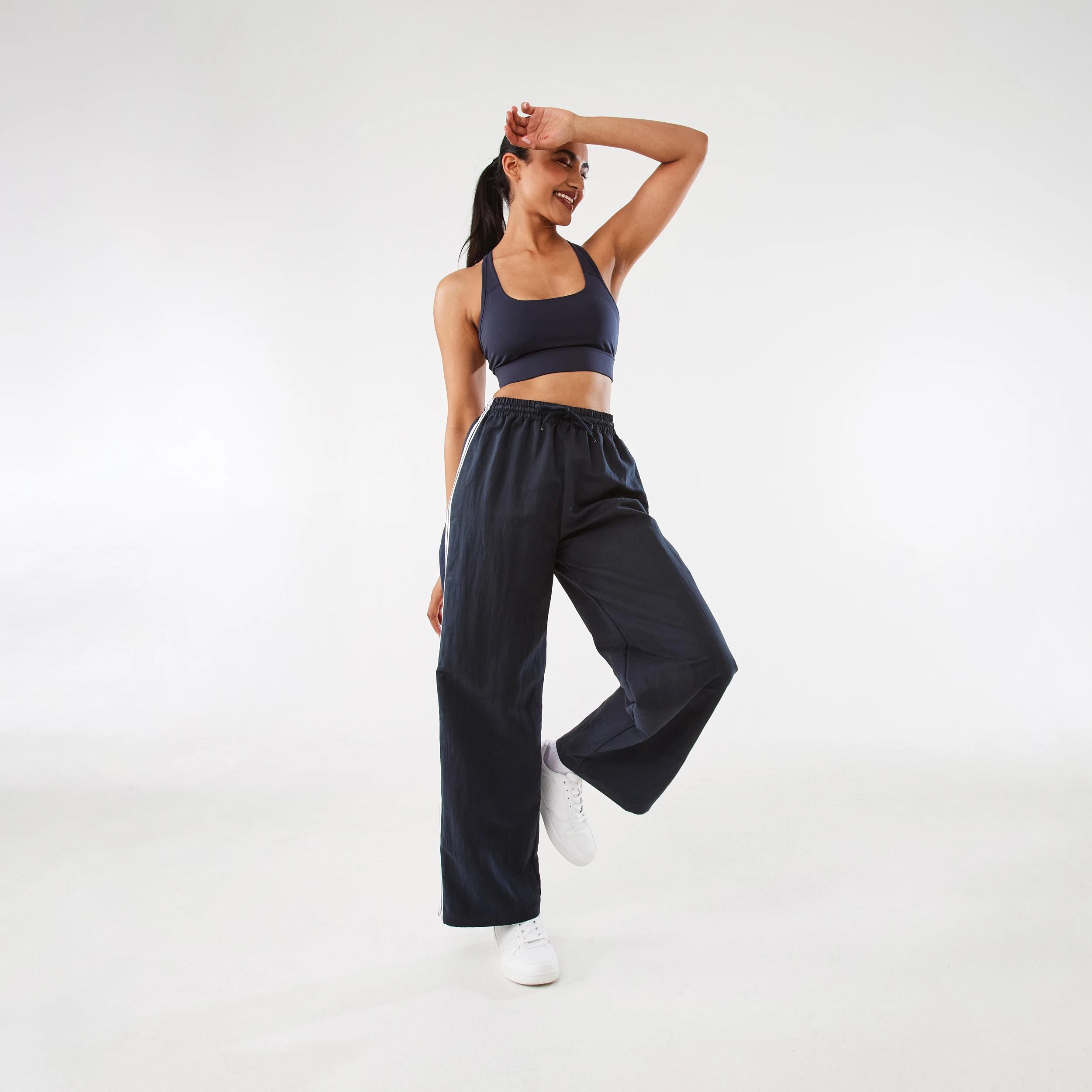 2 Active Womens Performance Crop Top SHADE NAVY, 2 of 9