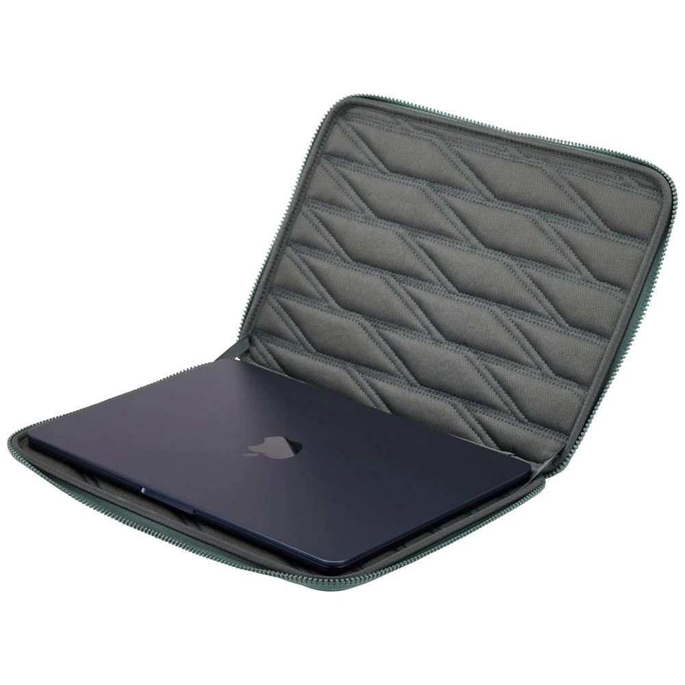 9 Thule Gauntlet 5.0 14" MacBook Sleeve Green, 9 of 9