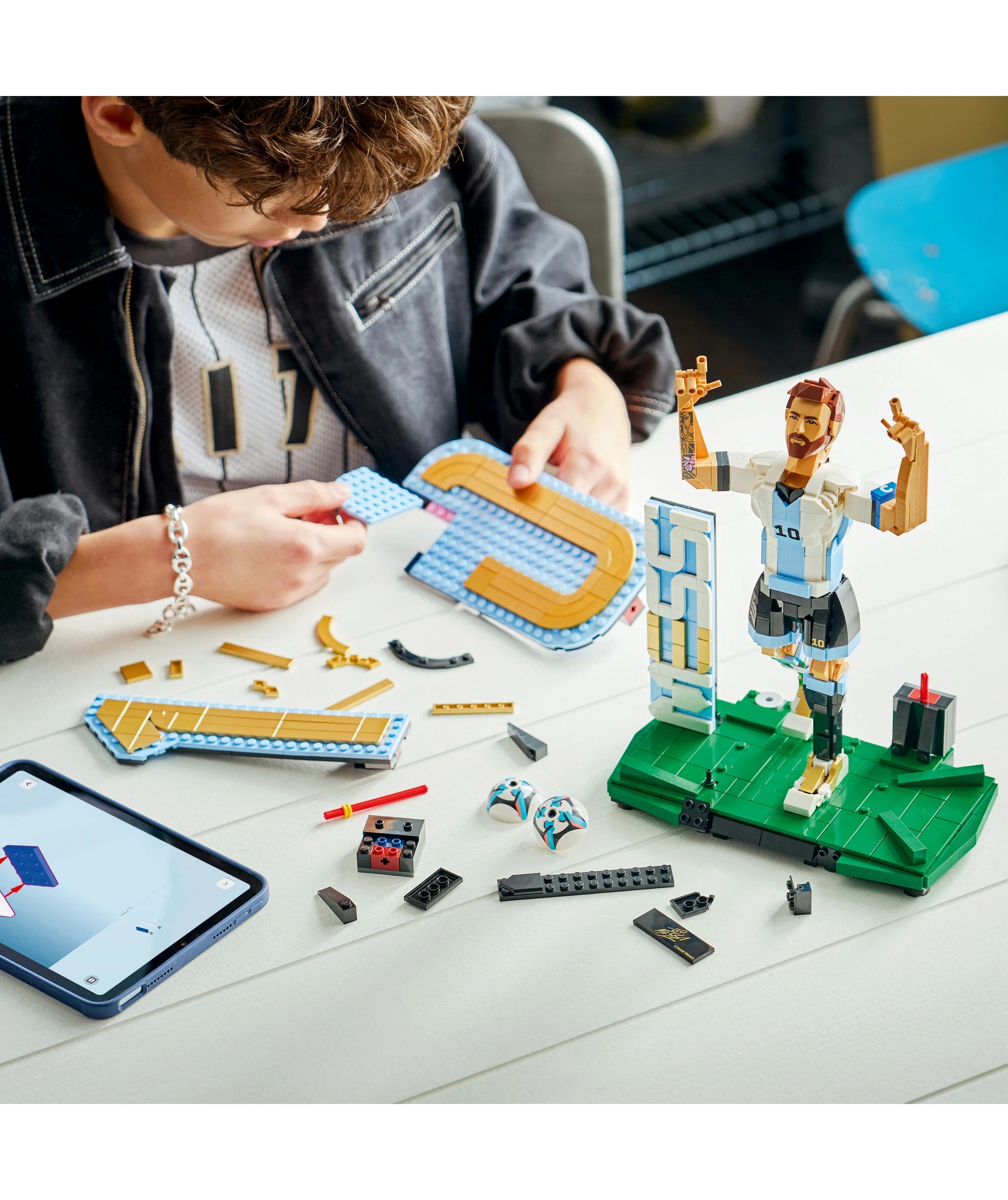 8 LEGO Editions Football Lionel Messi - Football Legend 43015, 8 of 10