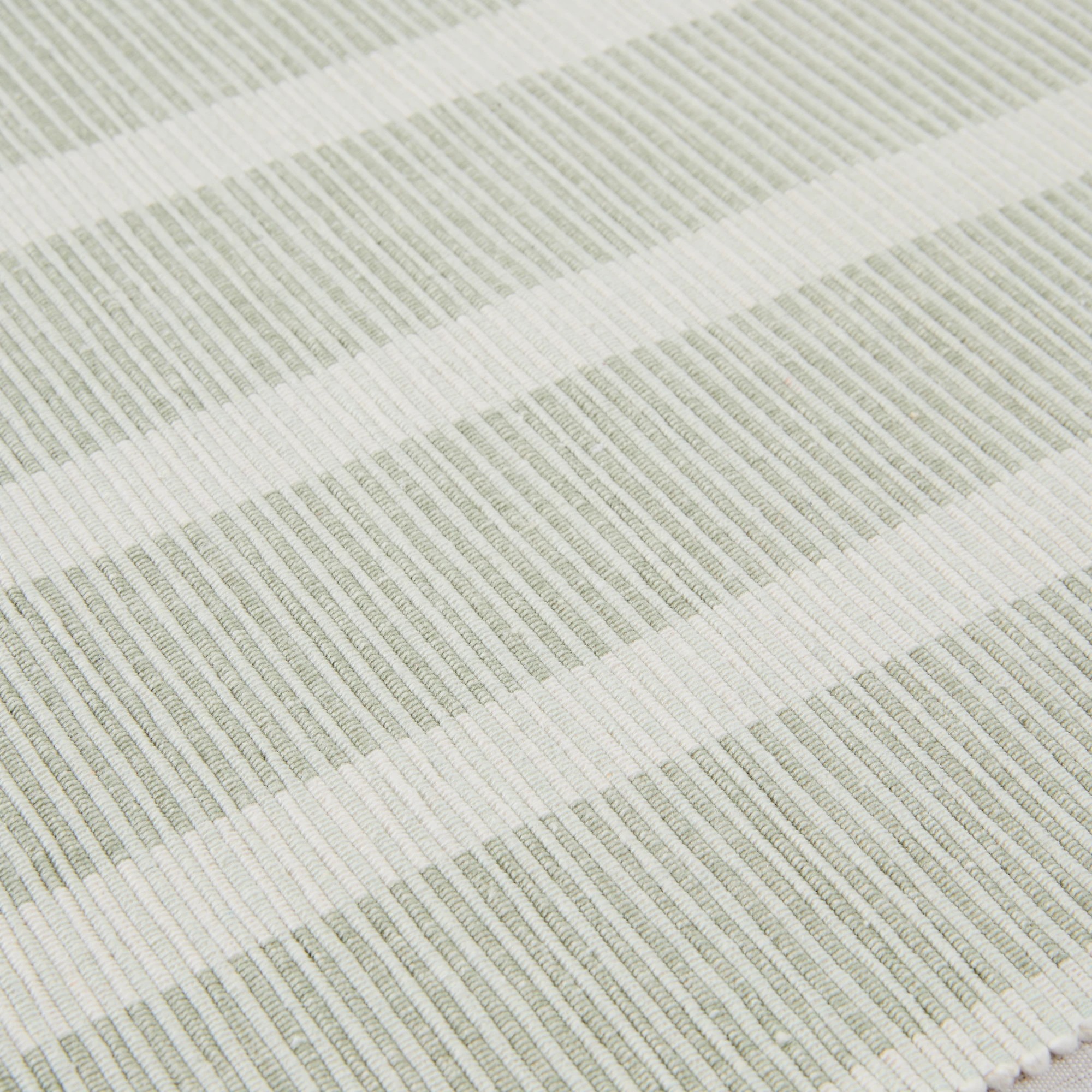 4 Green Ribbed Table Runner, 4 of 5