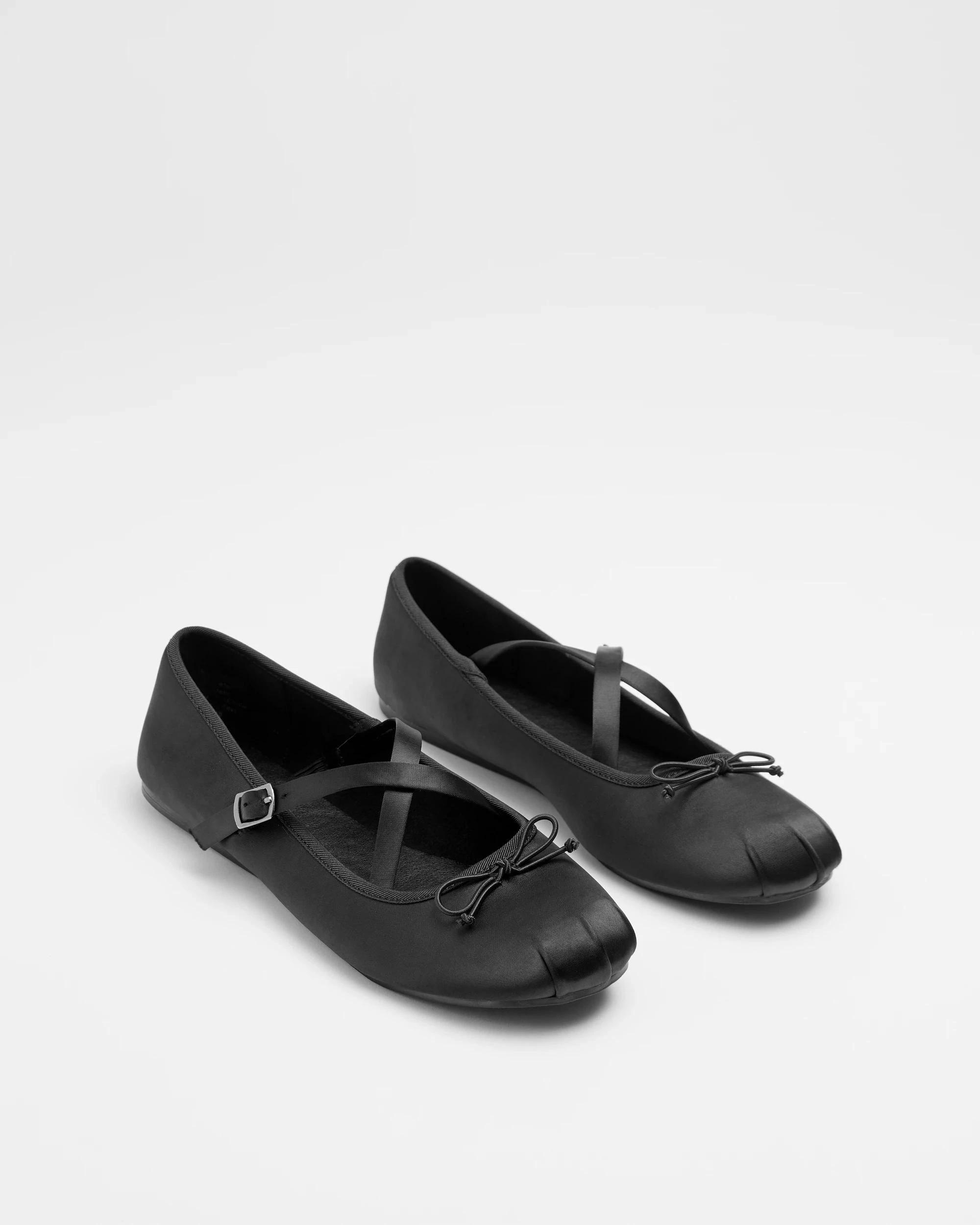 2 Target Girls Youth Satin Ballet Flat BLACK, 2 of 3