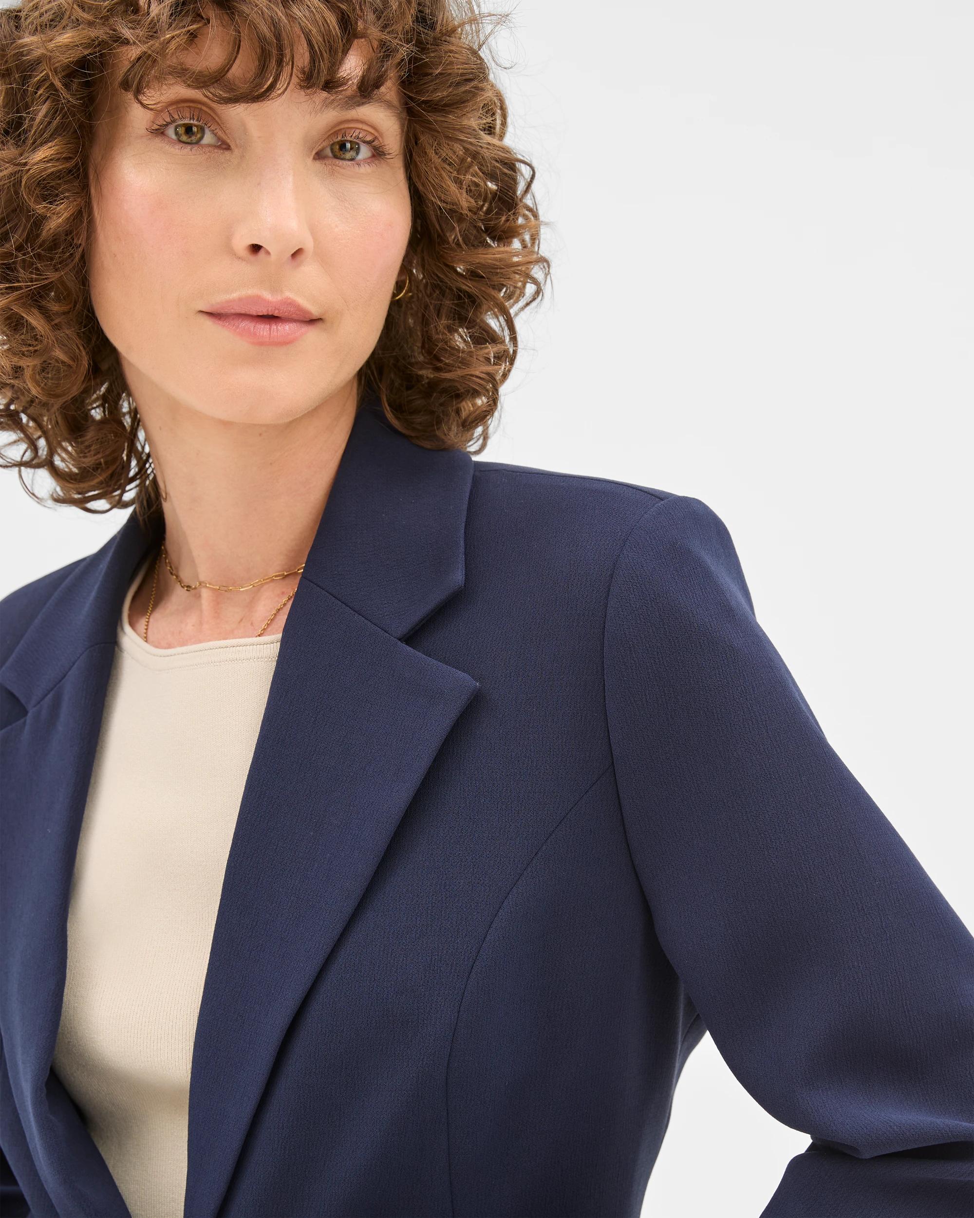 4 Crepe Tailored Single Breasted Cinched Waist Blazer - Preview NAVY BLUE, 4 of 7