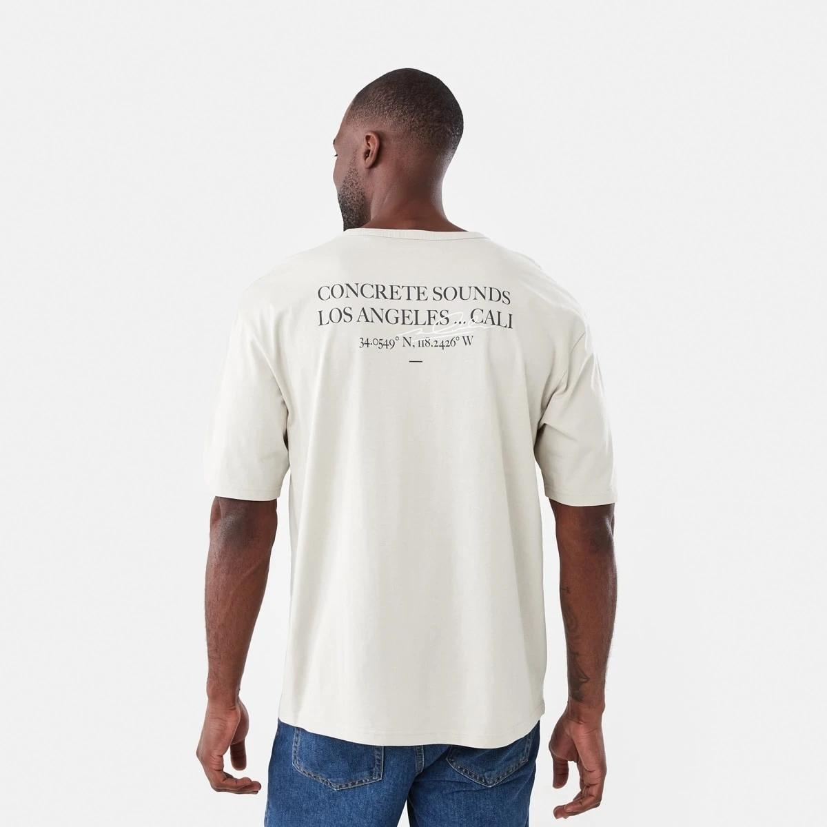 3 Oversized Graphic T-shirt Bge Dune, 3 of 6